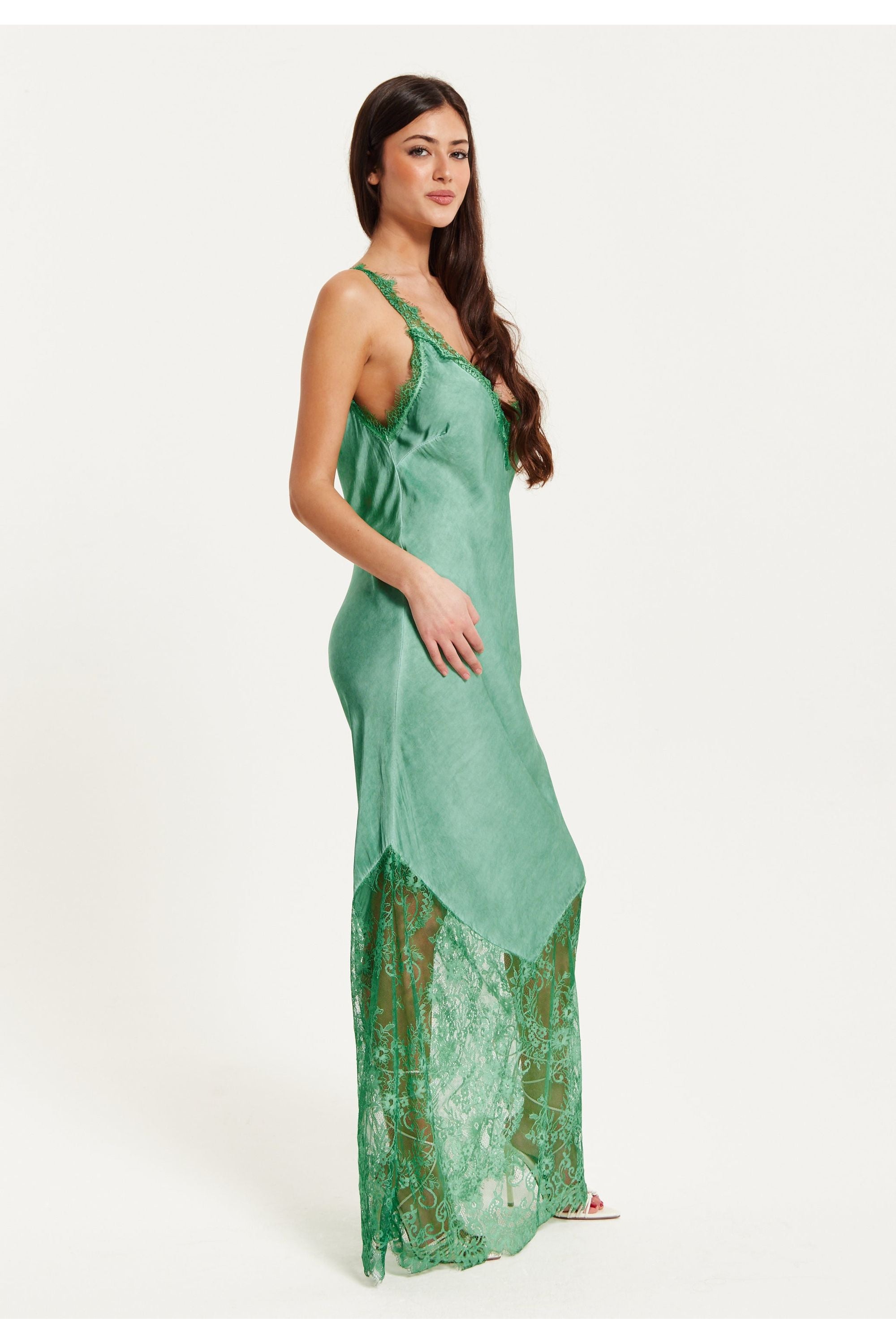 Lace Detailed V Neck Maxi Dress In Dark Green UAL01410