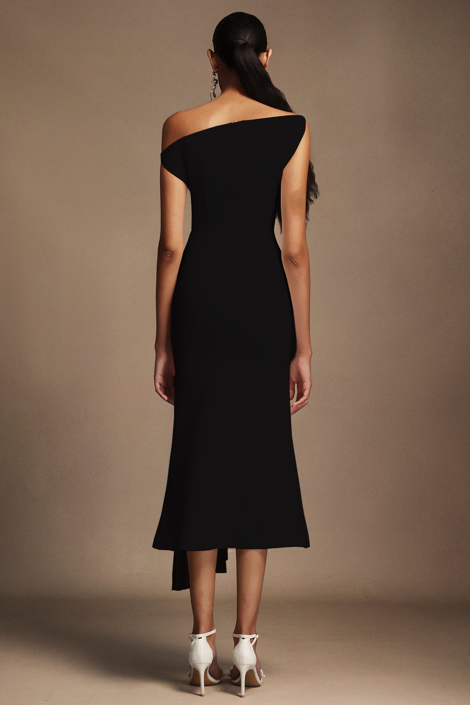 Juny Oblique Shoulder Sleeveless Folds Midi Dress C250300341