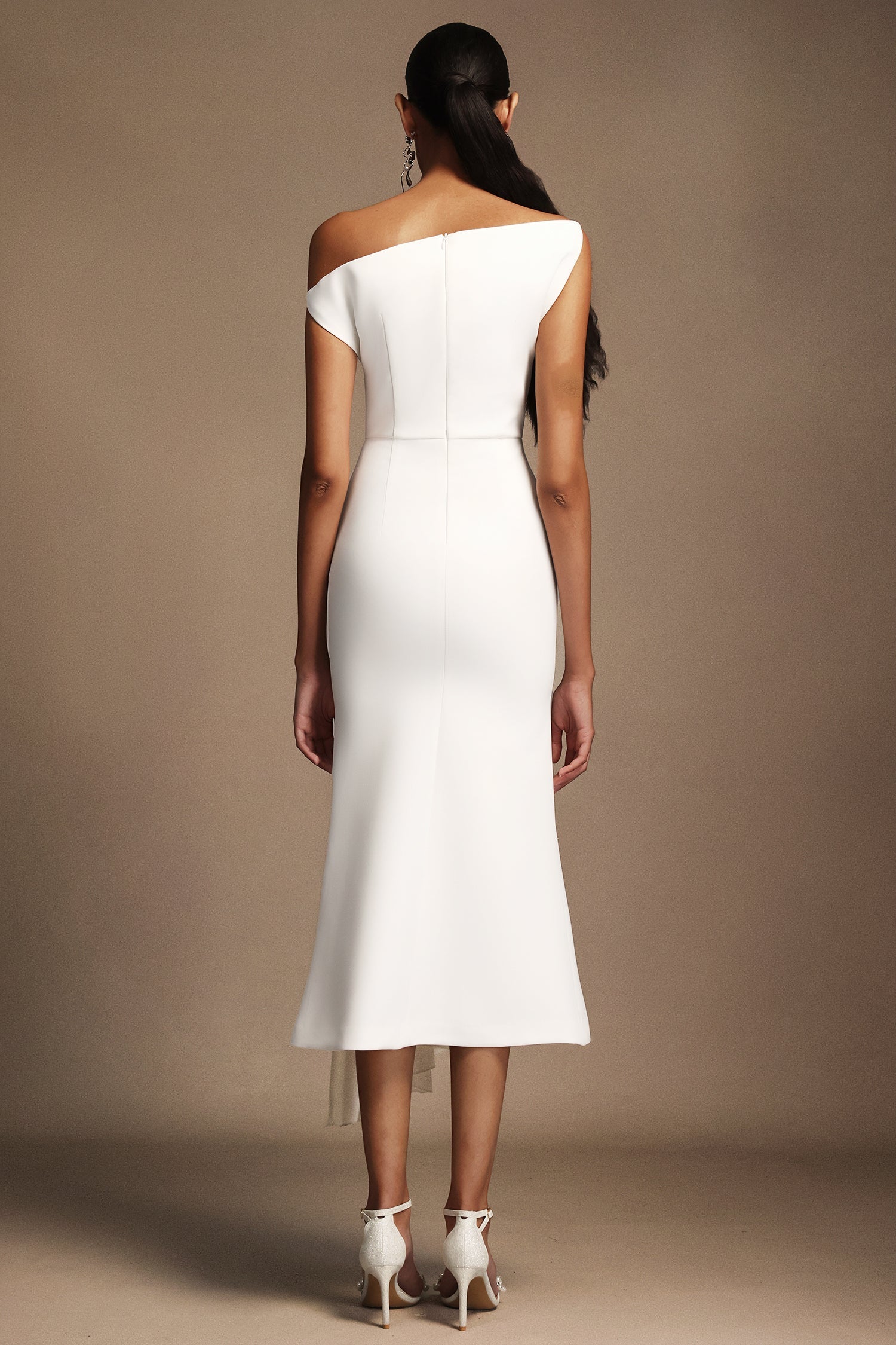 Paulina Oblique Shoulder Sleeveless Folds White Midi Dress C250300341