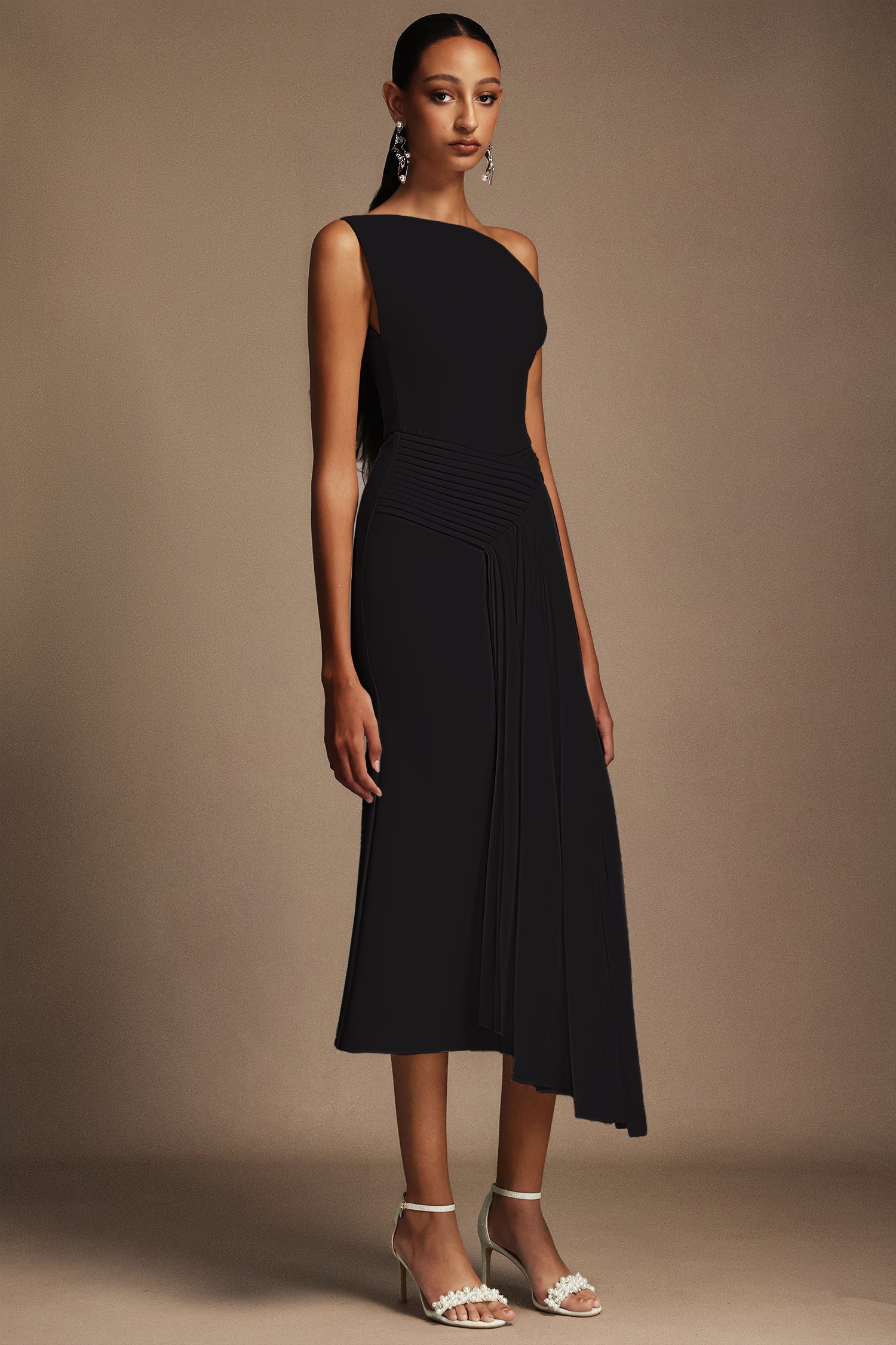 Juny Oblique Shoulder Sleeveless Folds Midi Dress C250300341