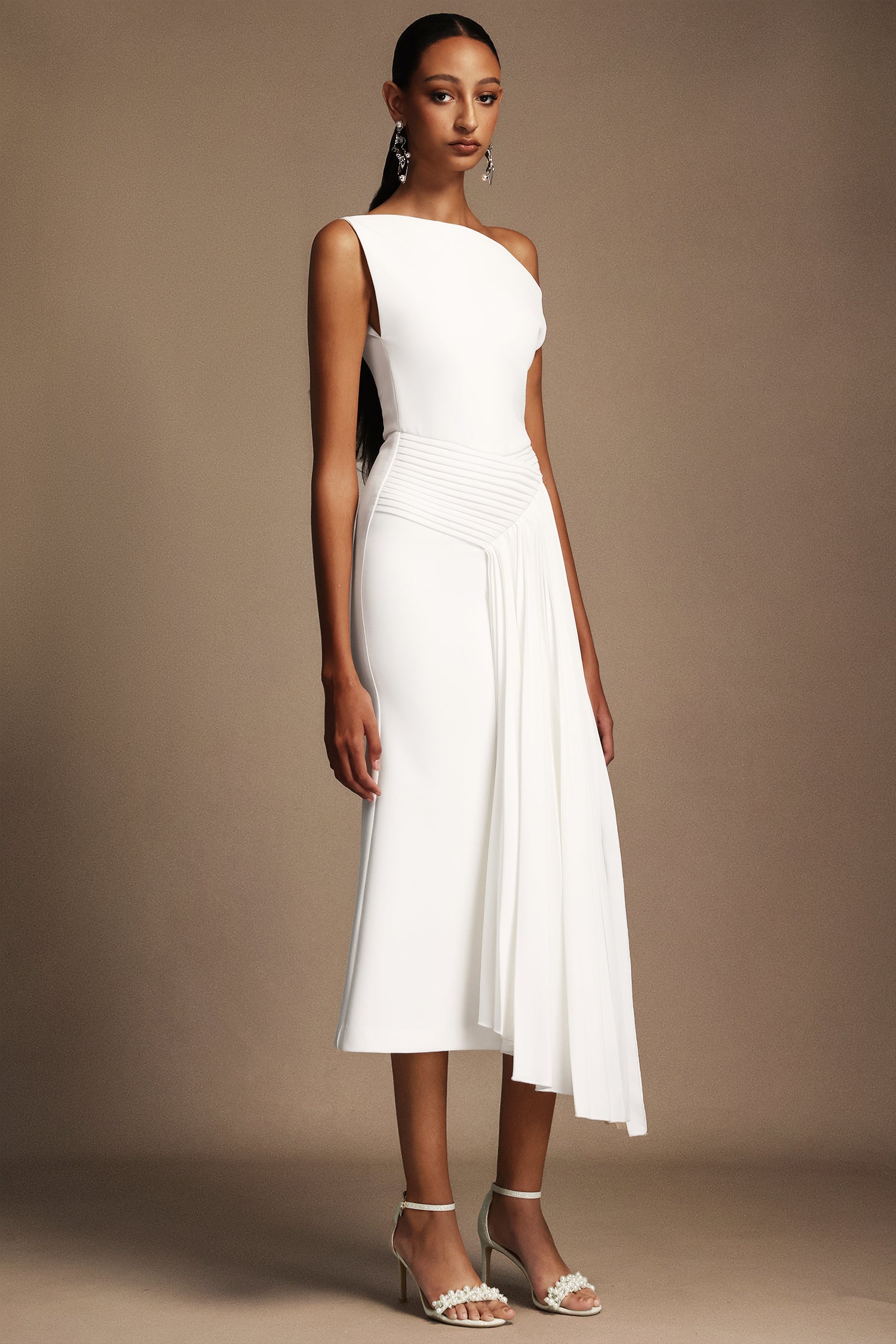 Paulina Oblique Shoulder Sleeveless Folds White Midi Dress C250300341