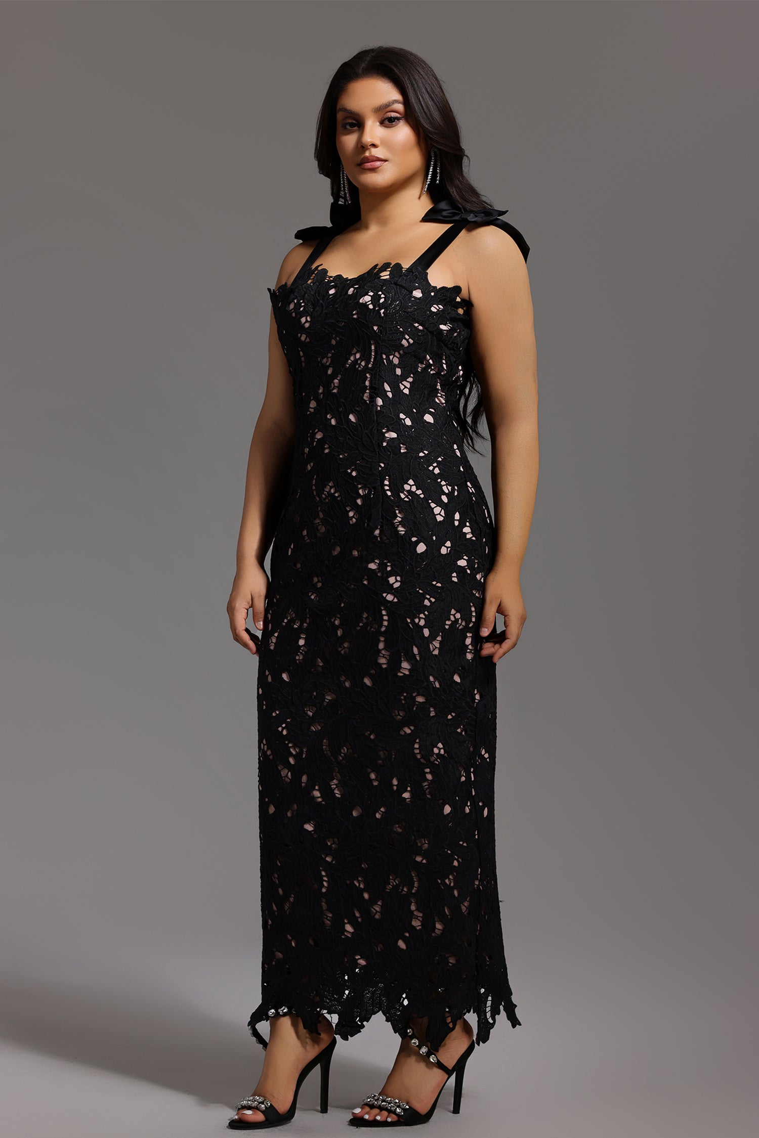 Lucretia Sleeveless Lace Bow Maxi Dress D250201541