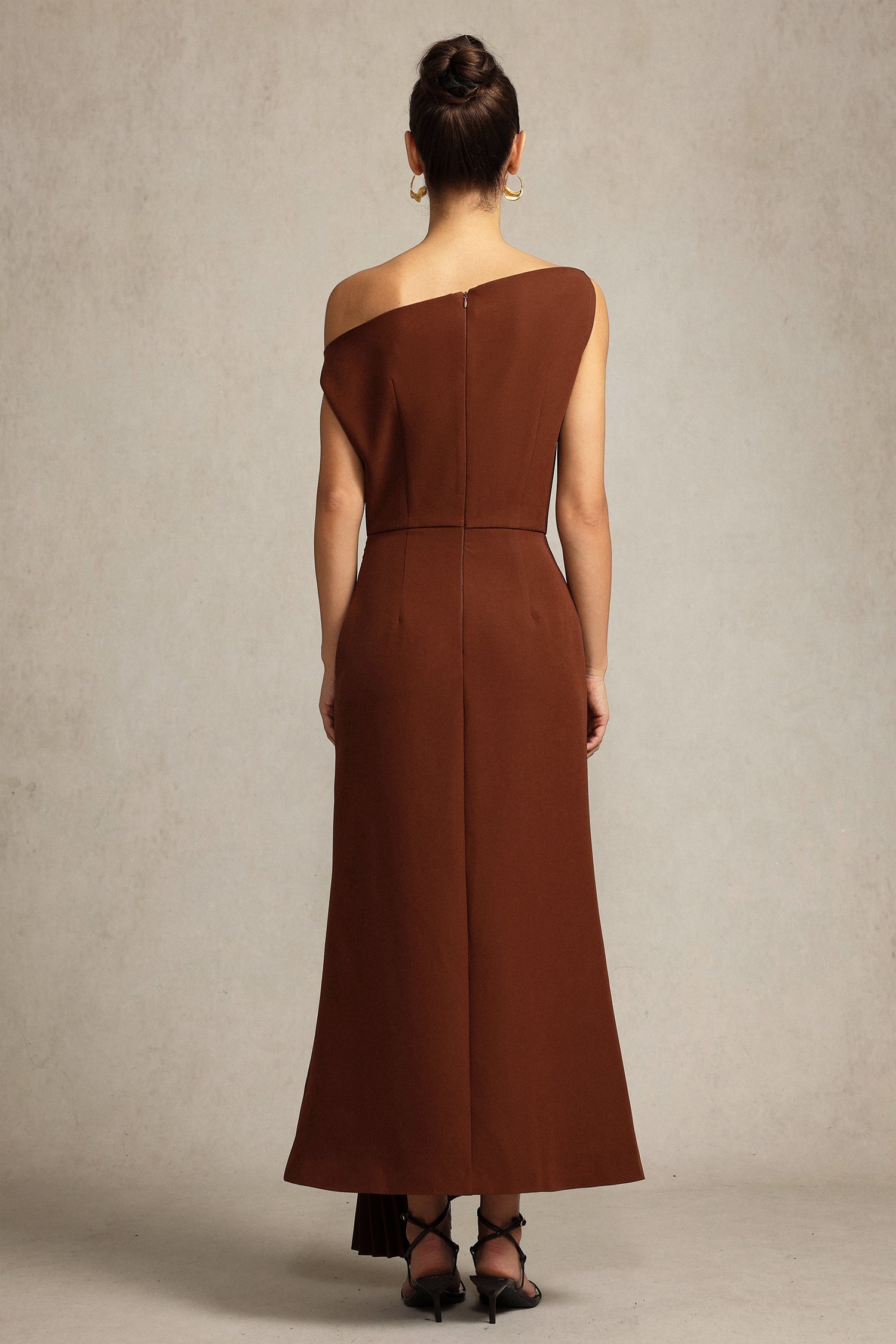 Paulina Oblique Shoulder Sleeveless Folds Brown Midi Dress C250300341