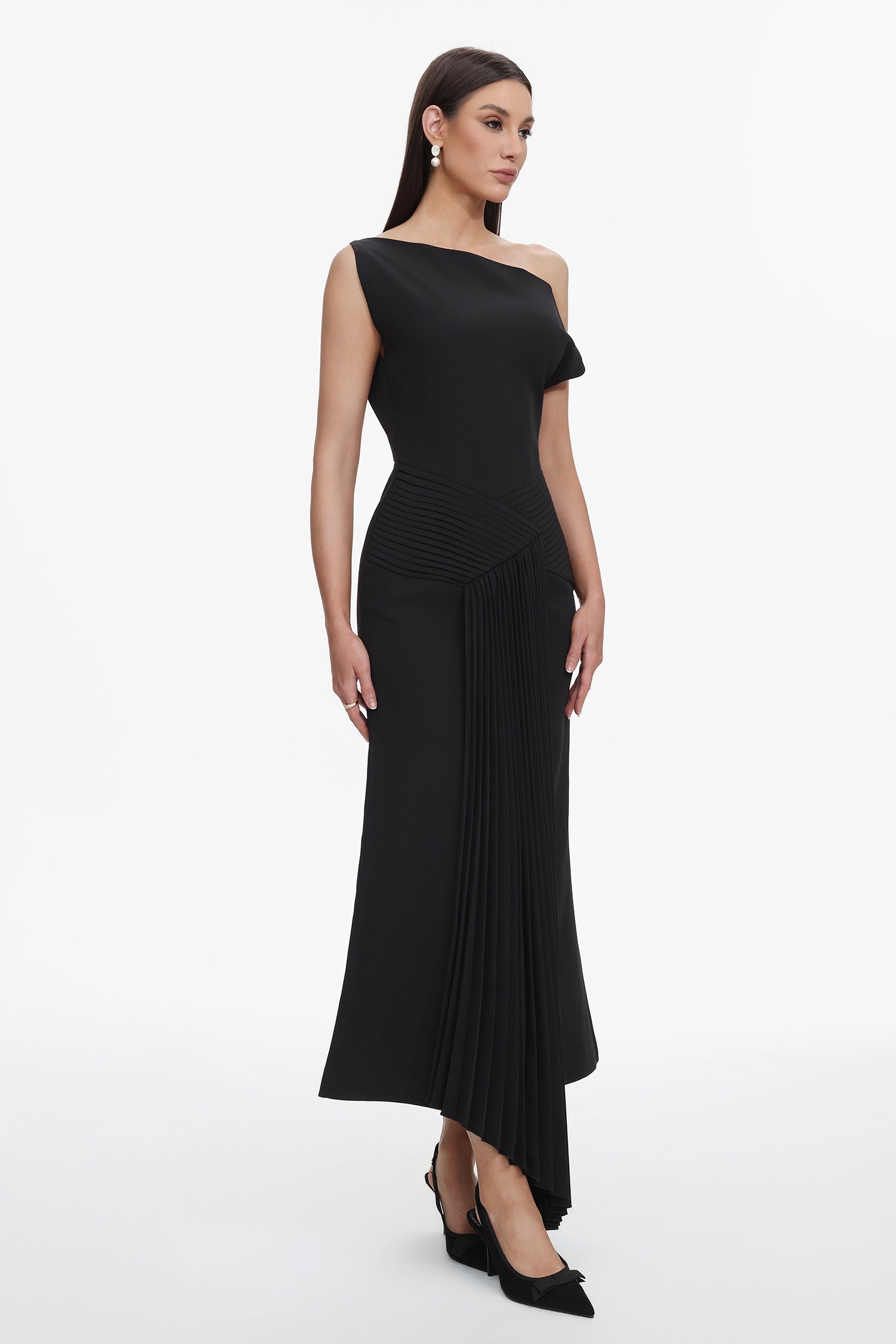 Juny Oblique Shoulder Sleeveless Folds Midi Dress C250300341