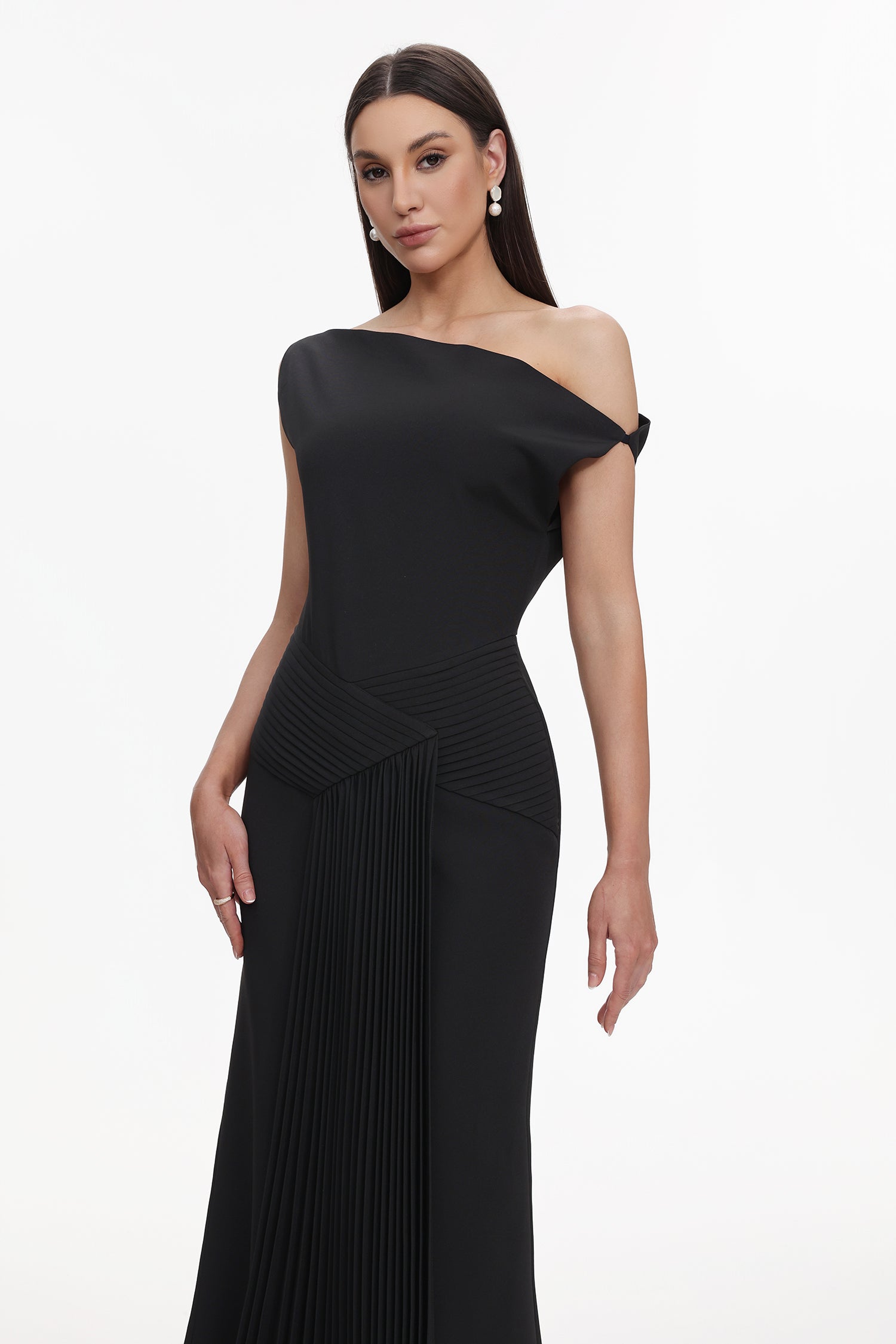 Juny Oblique Shoulder Sleeveless Folds Midi Dress C250300341