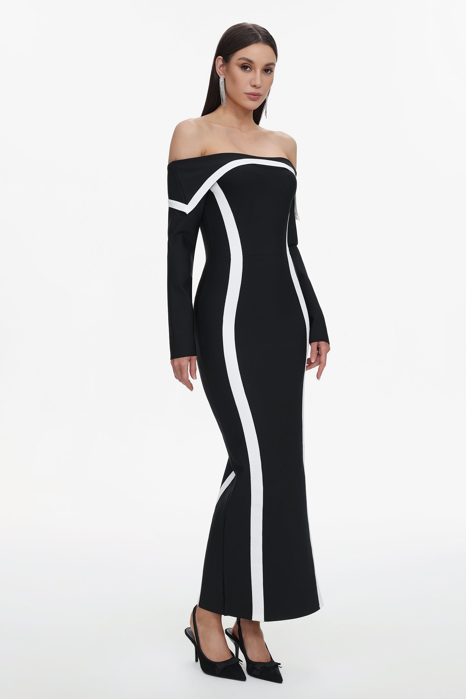 Hilda Off-the-Shoulder Long Sleeve Maxi Dress D250101234