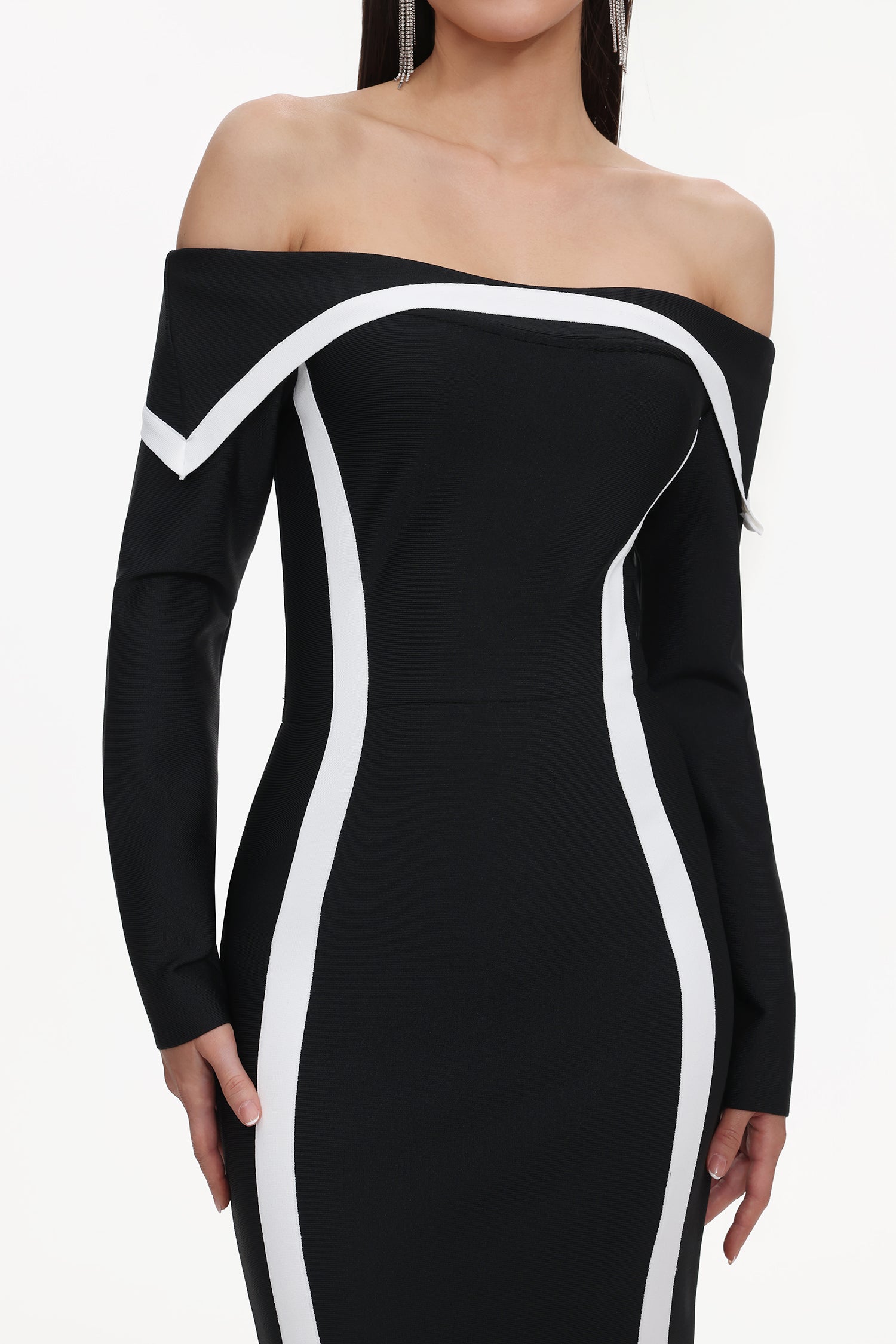 Hilda Off-the-Shoulder Long Sleeve Maxi Dress D250101234