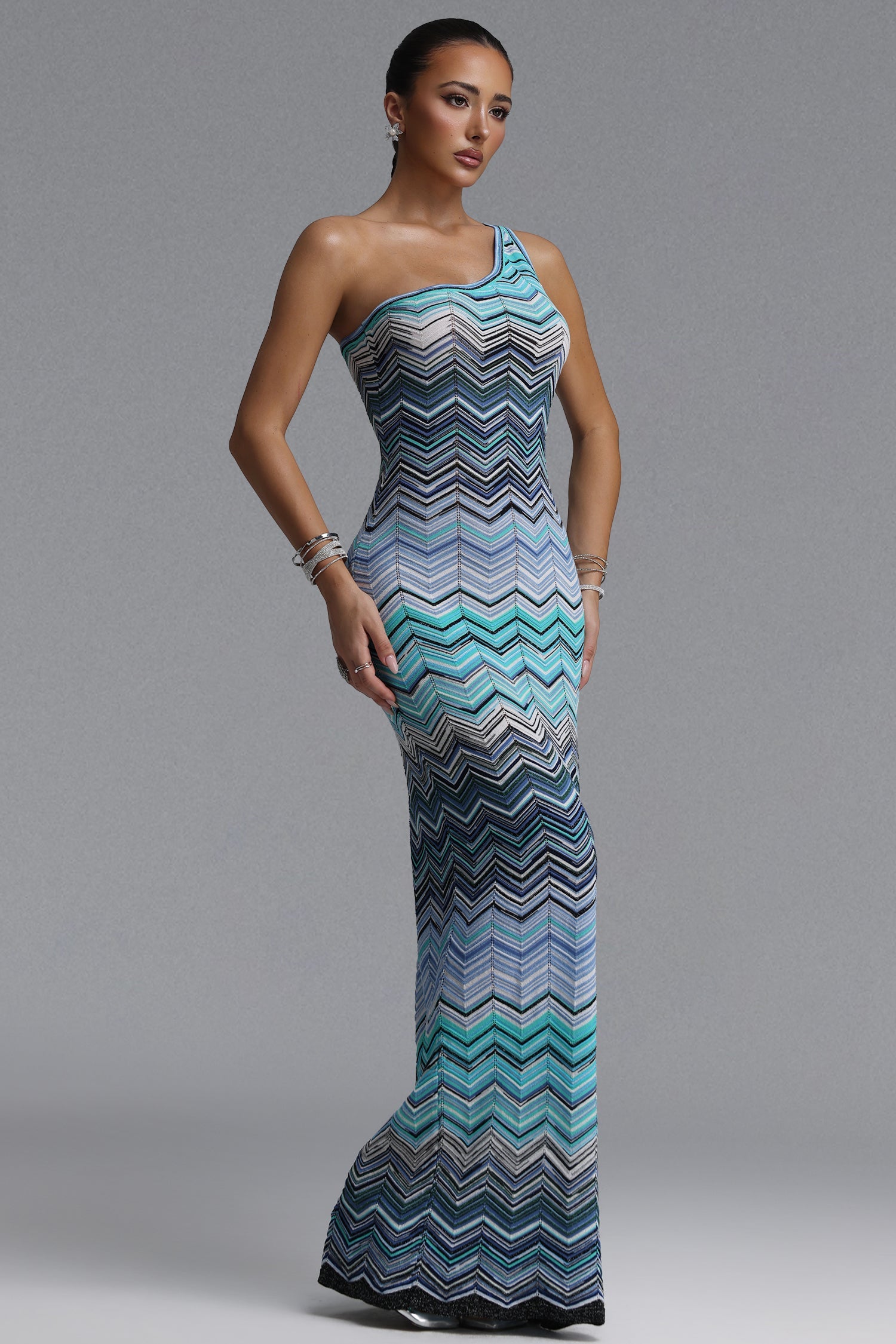 Raisin Resort Contour Chevron Print Knit Maxi Dress C260600089