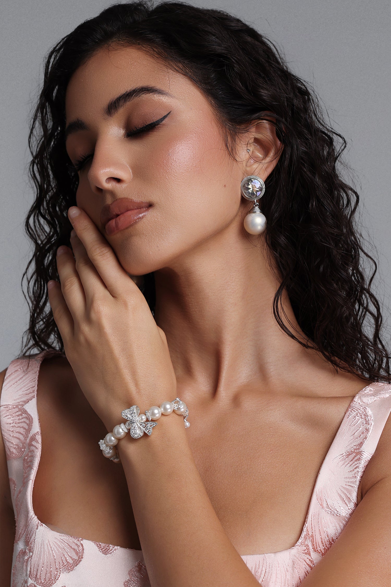 Jilly Diamond Bow Pearl Bracelet A260600508