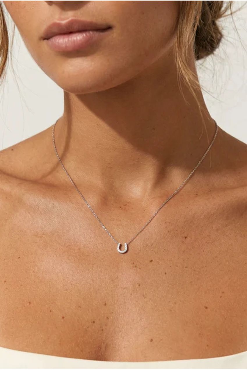 Horseshoe Pendant Necklace In Gold Or Silver 544