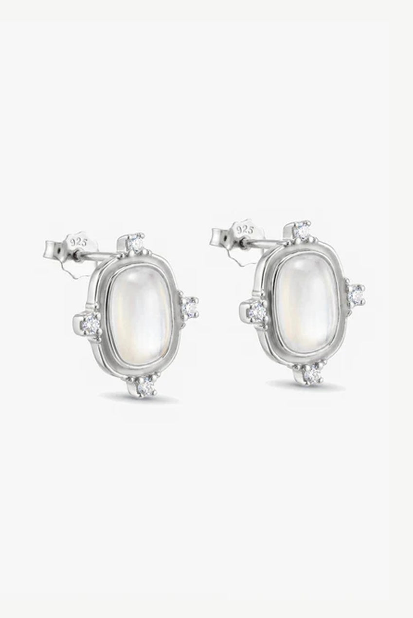 White Heirloom Stud Earrings 599