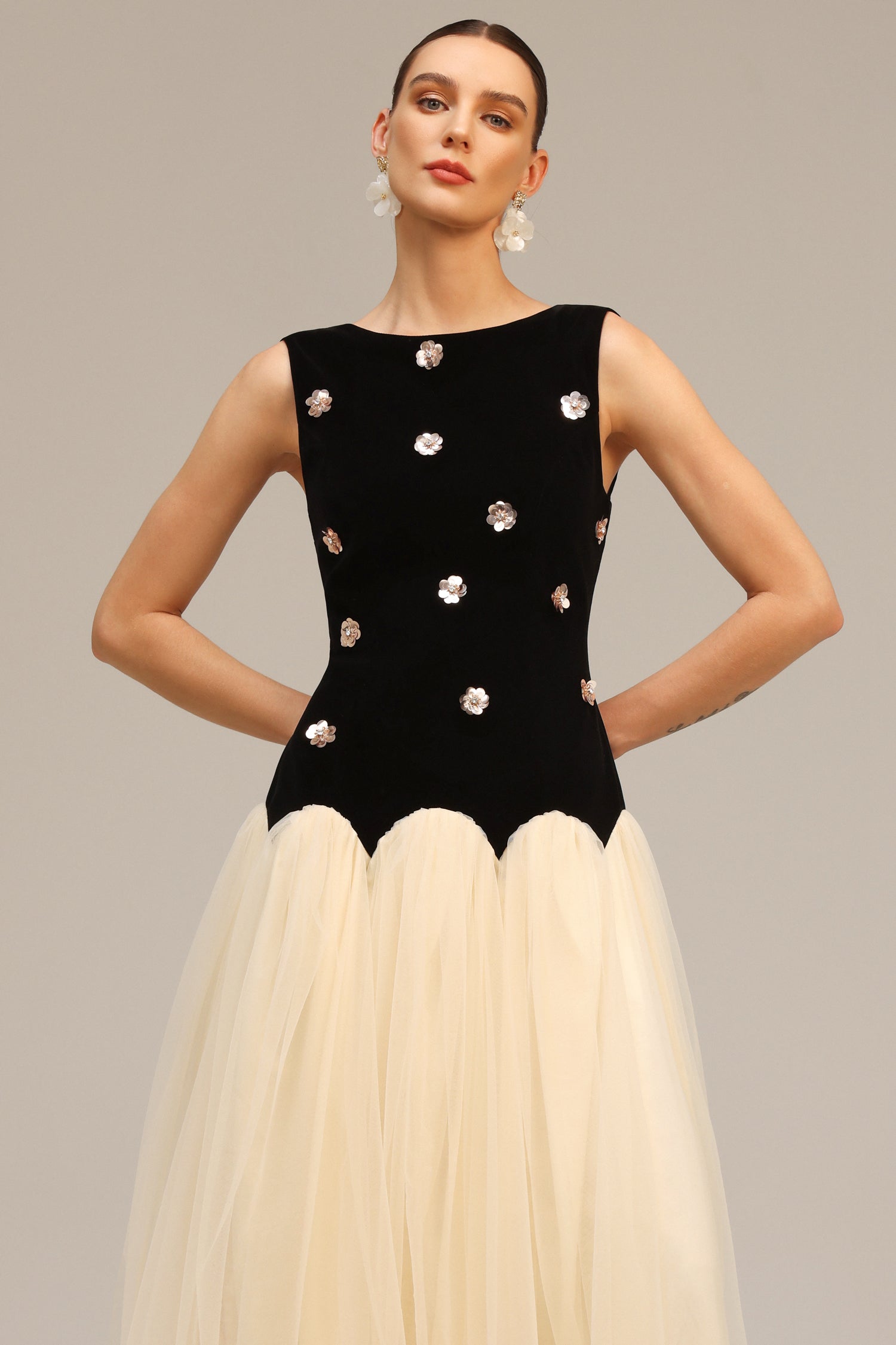 Roto Sleeveless Sequin Flowers Maxi Dress C250500082