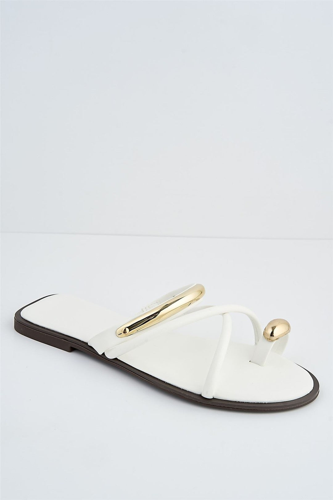 Imogen Gold Pebble & Trim Detail Flat Sliders In White BOAST1-WHT