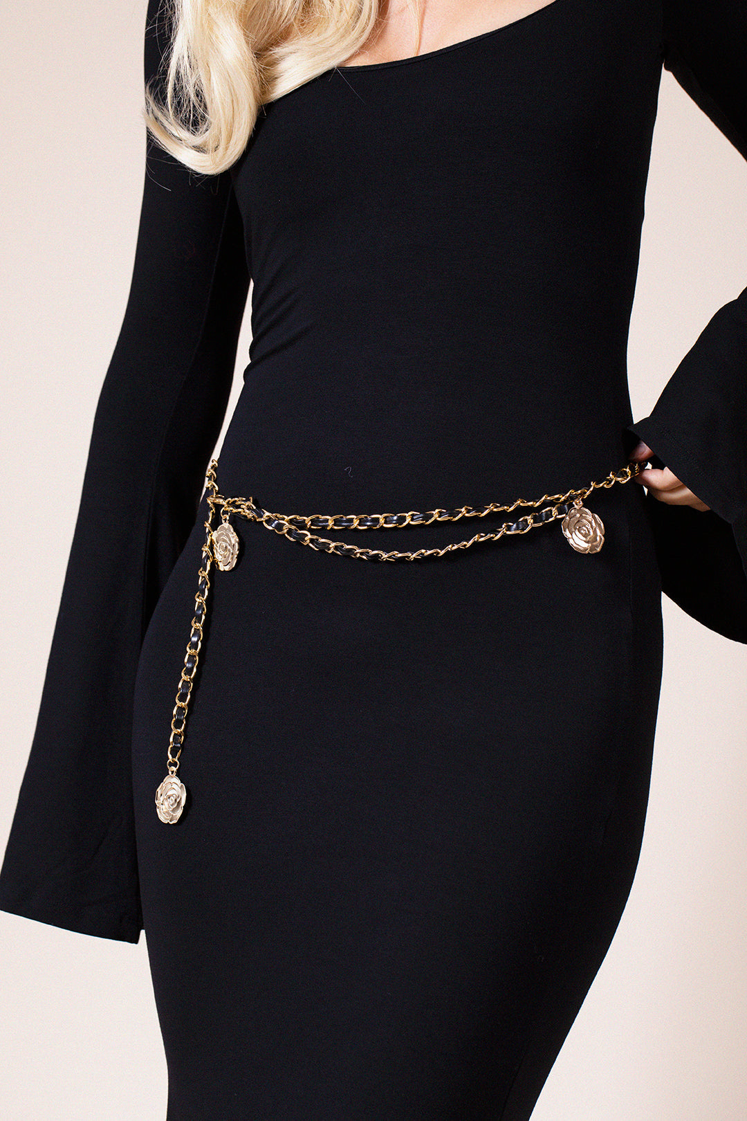 Rose Chain Faux Leather Belt In Black Gold BT410702