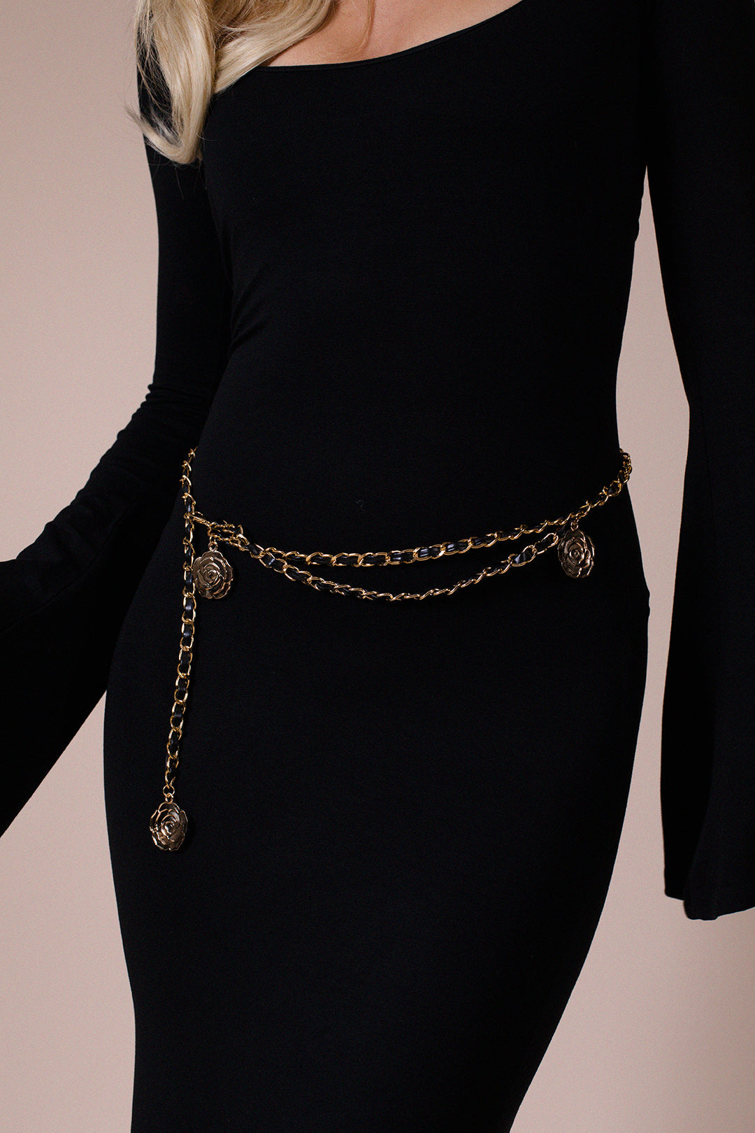 Rose Chain Faux Leather Belt In Black Gold BT410702