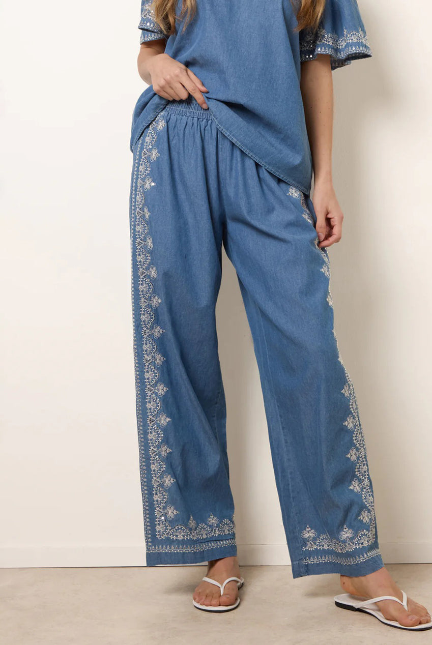 Floral Embroidery Wide-Leg Trousers BV3881018