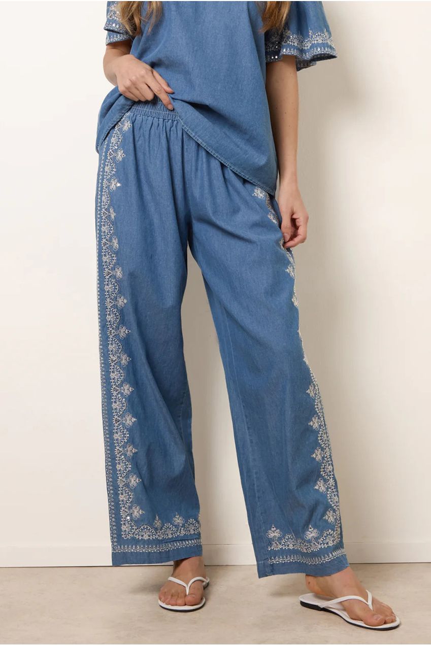 Floral Embroidery Wide-Leg Trousers BV3881018