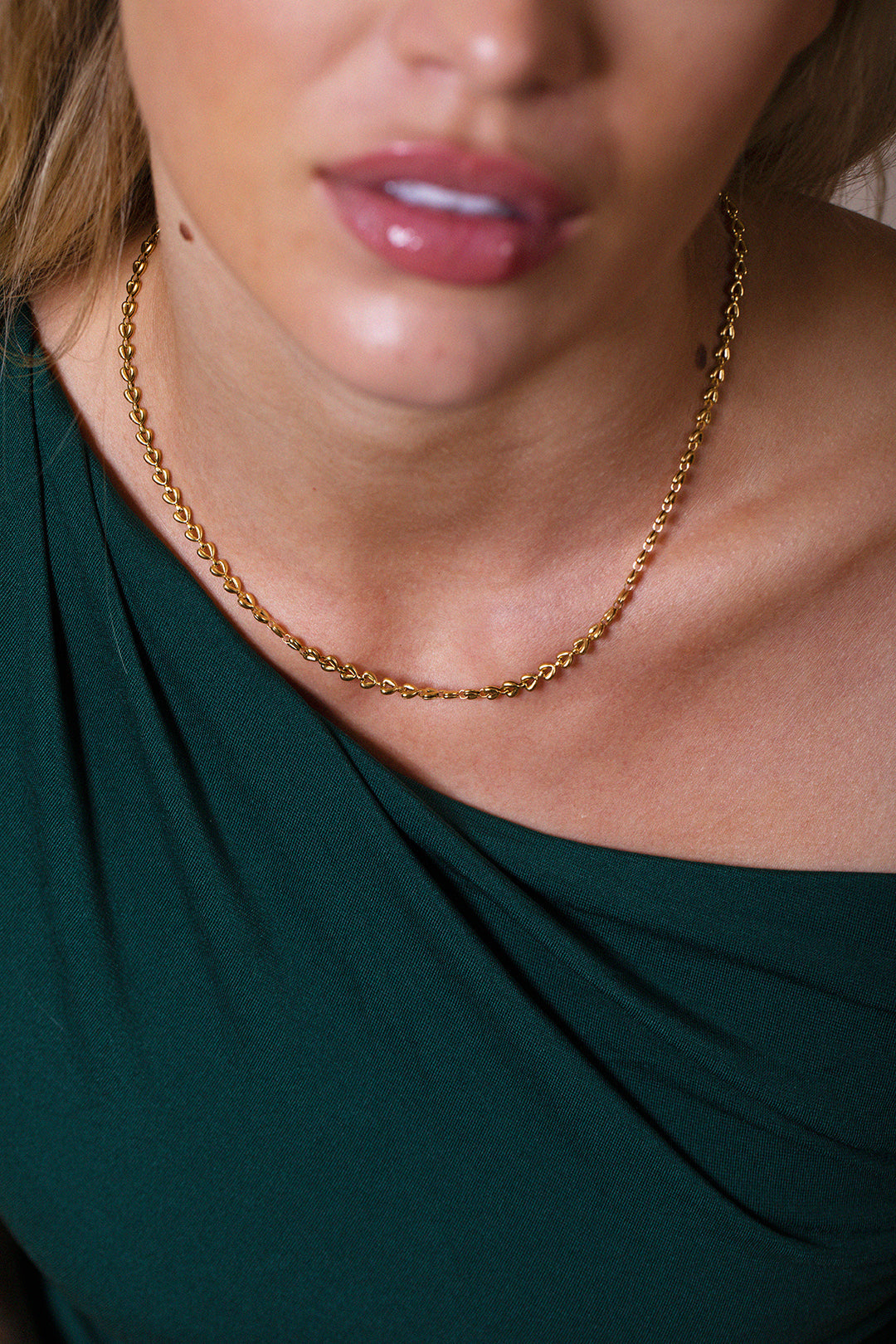 Heart Link Necklace In Gold JE410324