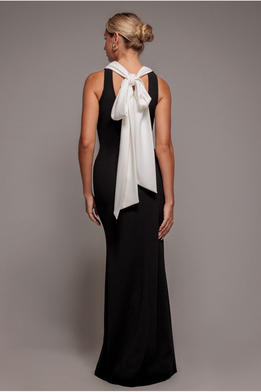Contrast Crepe Halterneck Maxi Dress With Sash - Black Cream DR5044