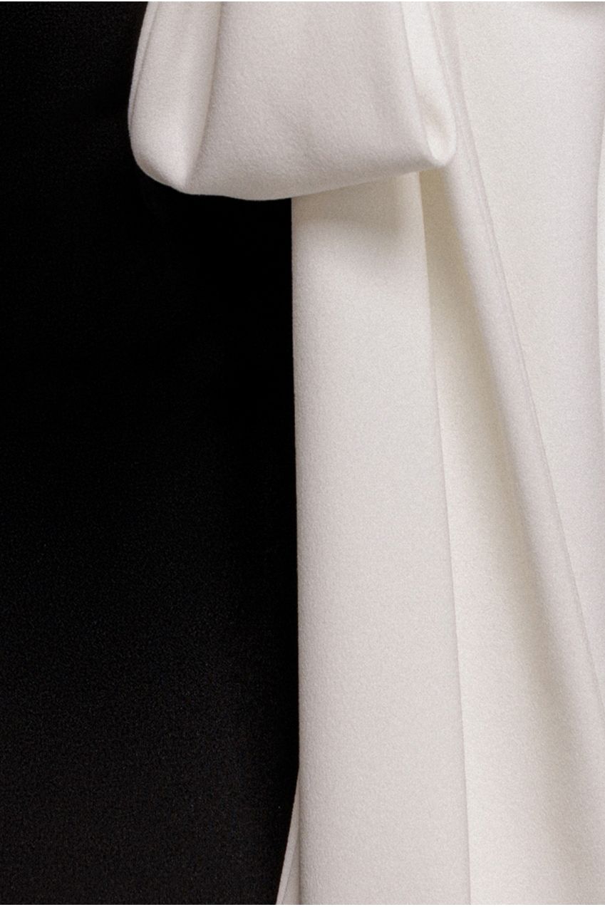 Contrast Crepe Halterneck Maxi Dress With Sash - Black Cream DR5044