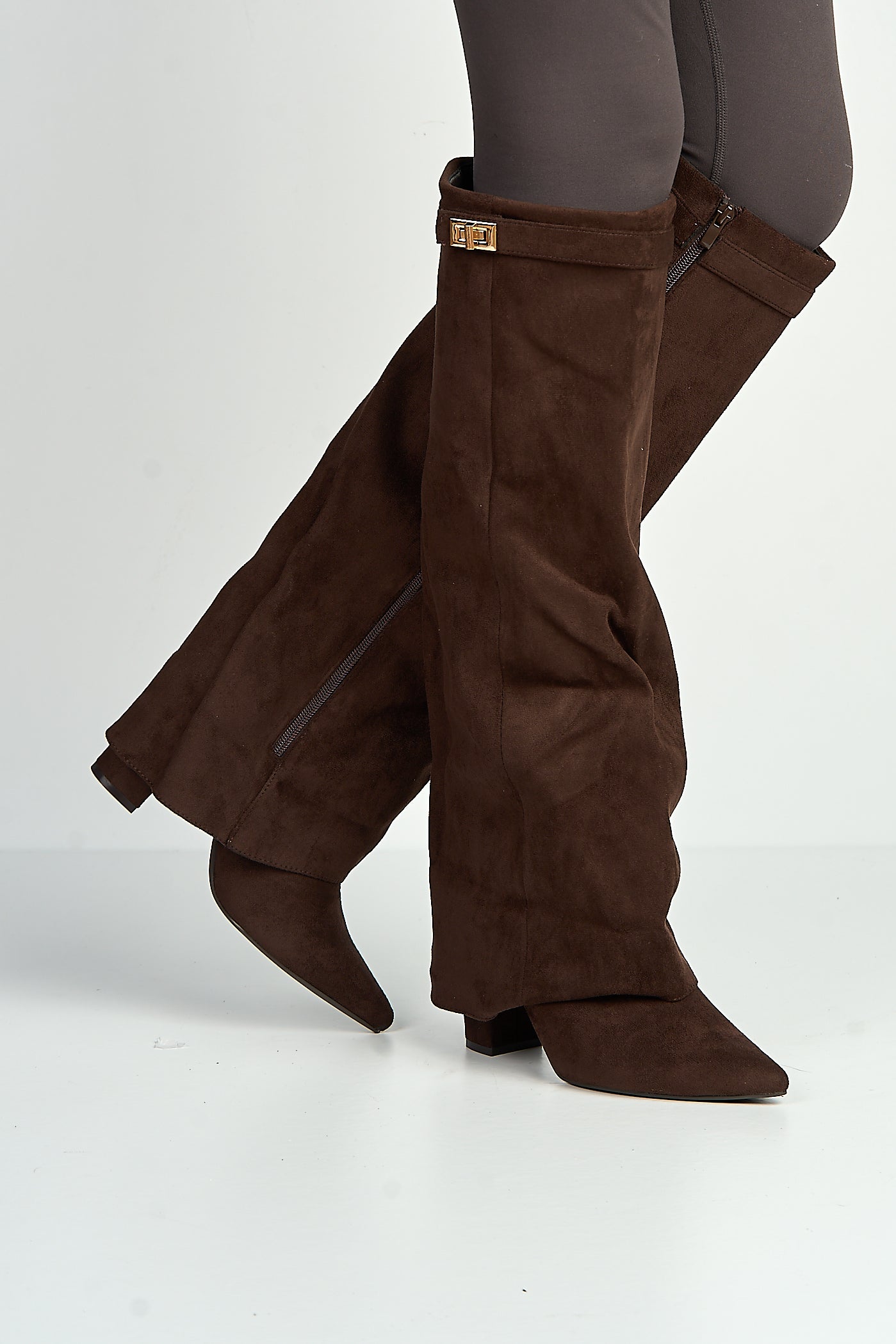 Ayma Knee High Block Heel Gold Trim Buckle Collar Boot In Chocolate RANGER11-CHOC