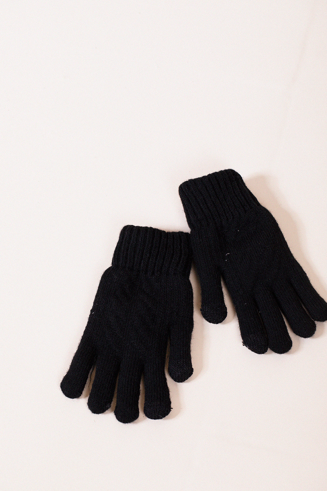 Touch Screen Cable Knit Gloves In Black GL310102