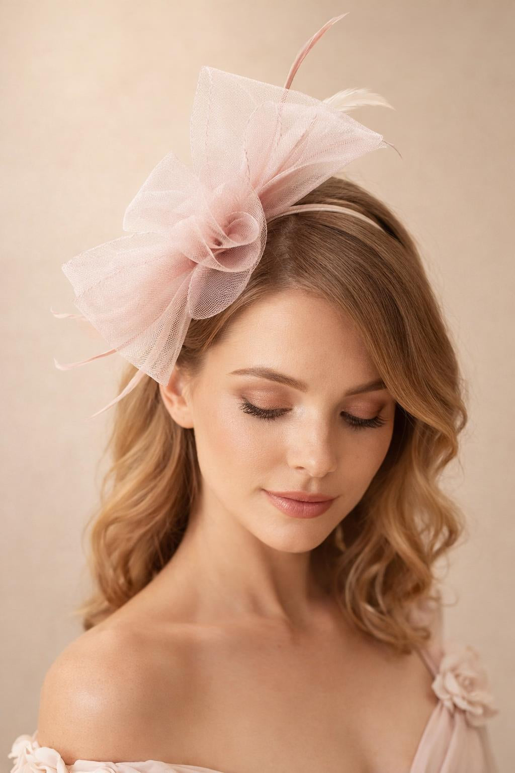 Knot Feather Fascinator In Pink HA302409