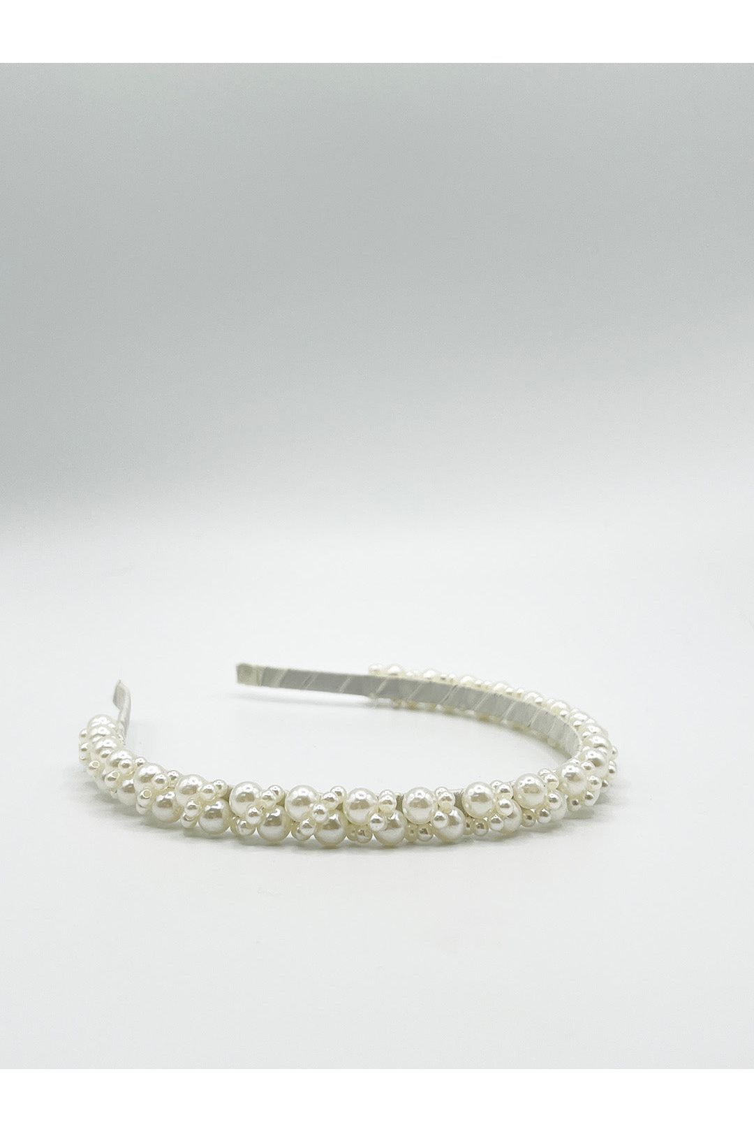 Minimal Pearl Headband In White HA310007