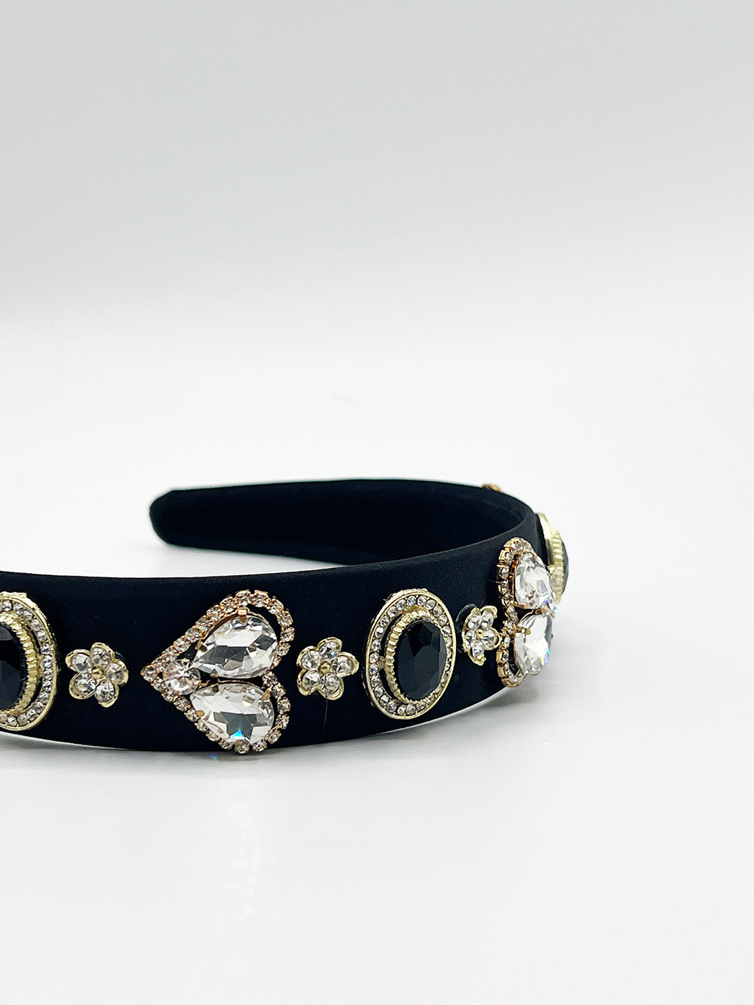 Heart Embellished Headband In Black HA310202