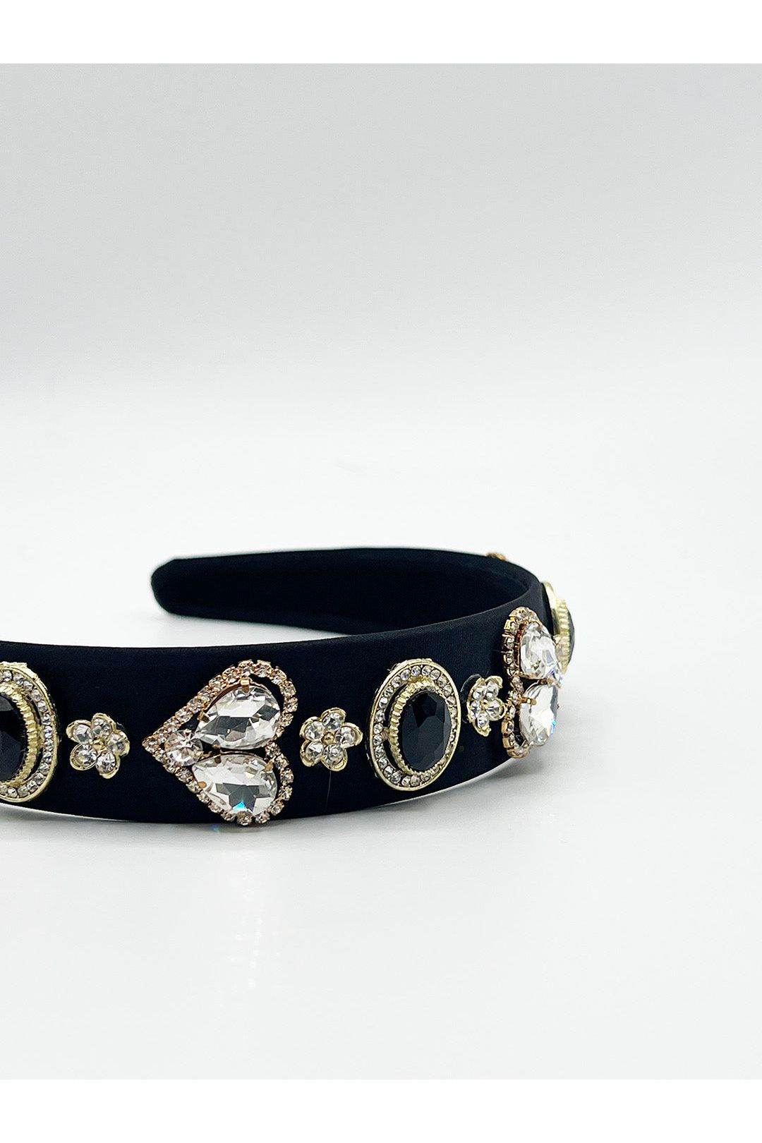 Heart Embellished Headband In Black HA310202