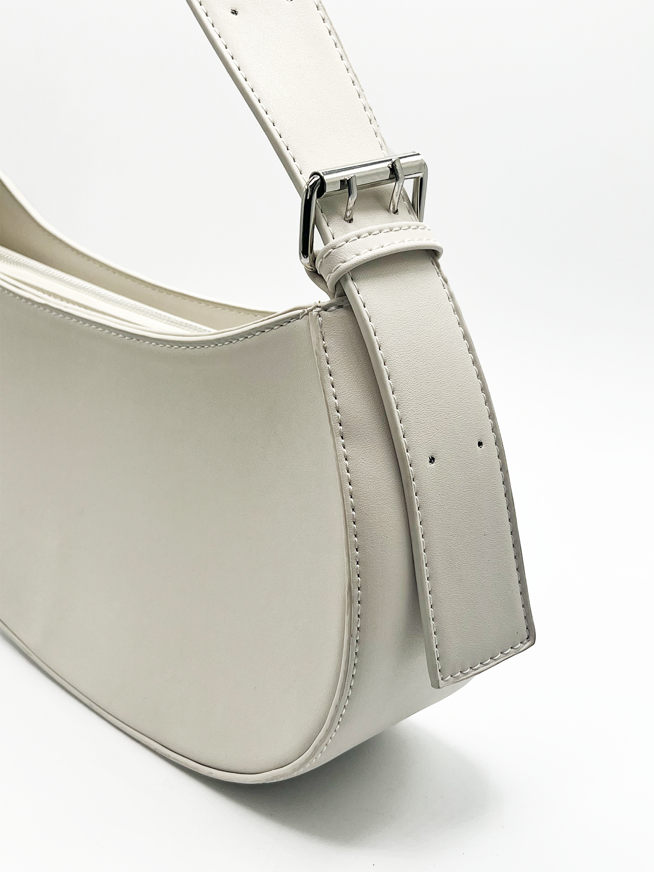 Saddle Bag In Off White HB302030