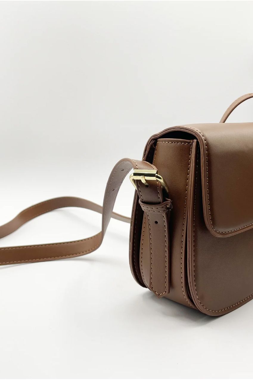 Rounded Cross Body Bag In Brown HB324806
