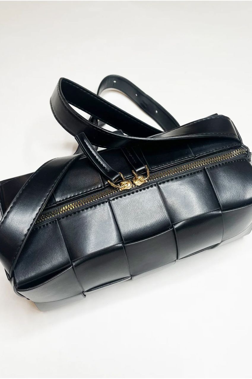 Woven PU Shoulder Bag In Black HB325702