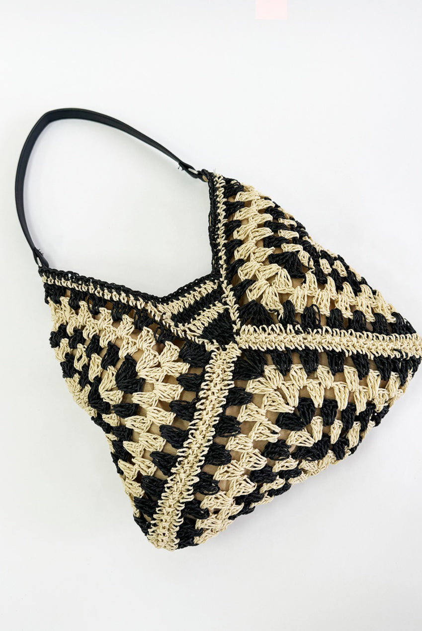 Black Woven Straw Shoulder Bag HB327102