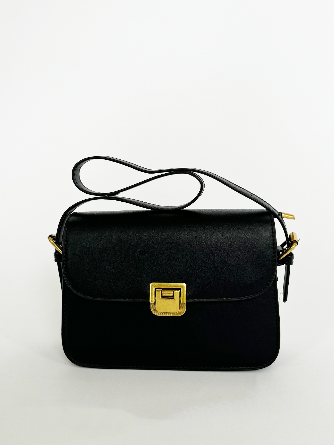 Black Shoulder Bag With Gold Clasp Fastening HB329102