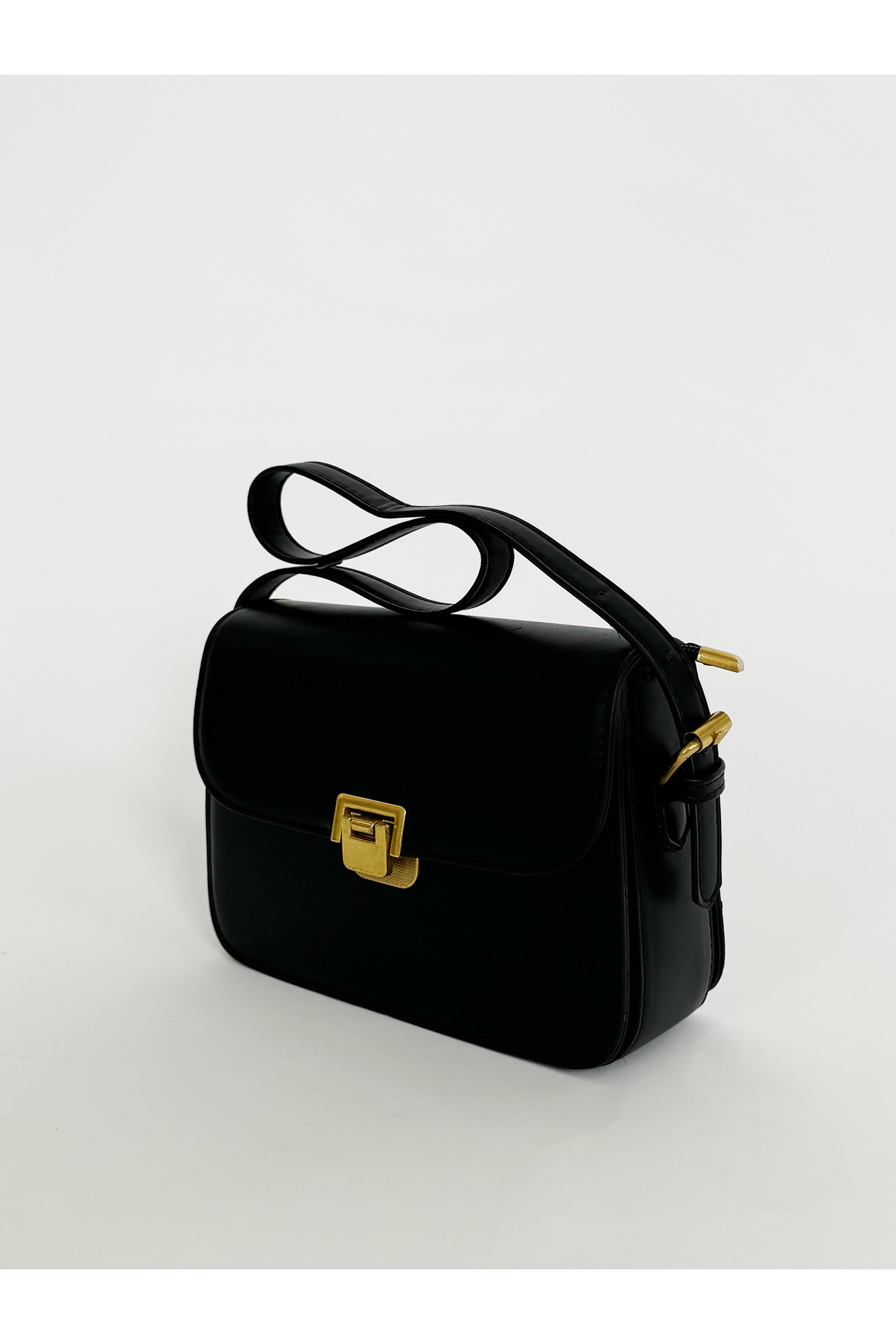 Black Shoulder Bag With Gold Clasp Fastening HB329102