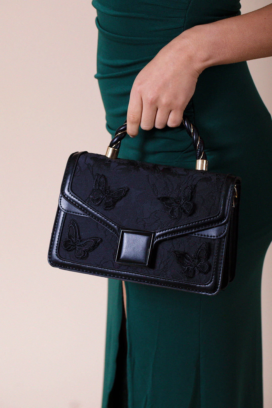 Butterfly Embellished Stachel In Black HB360202