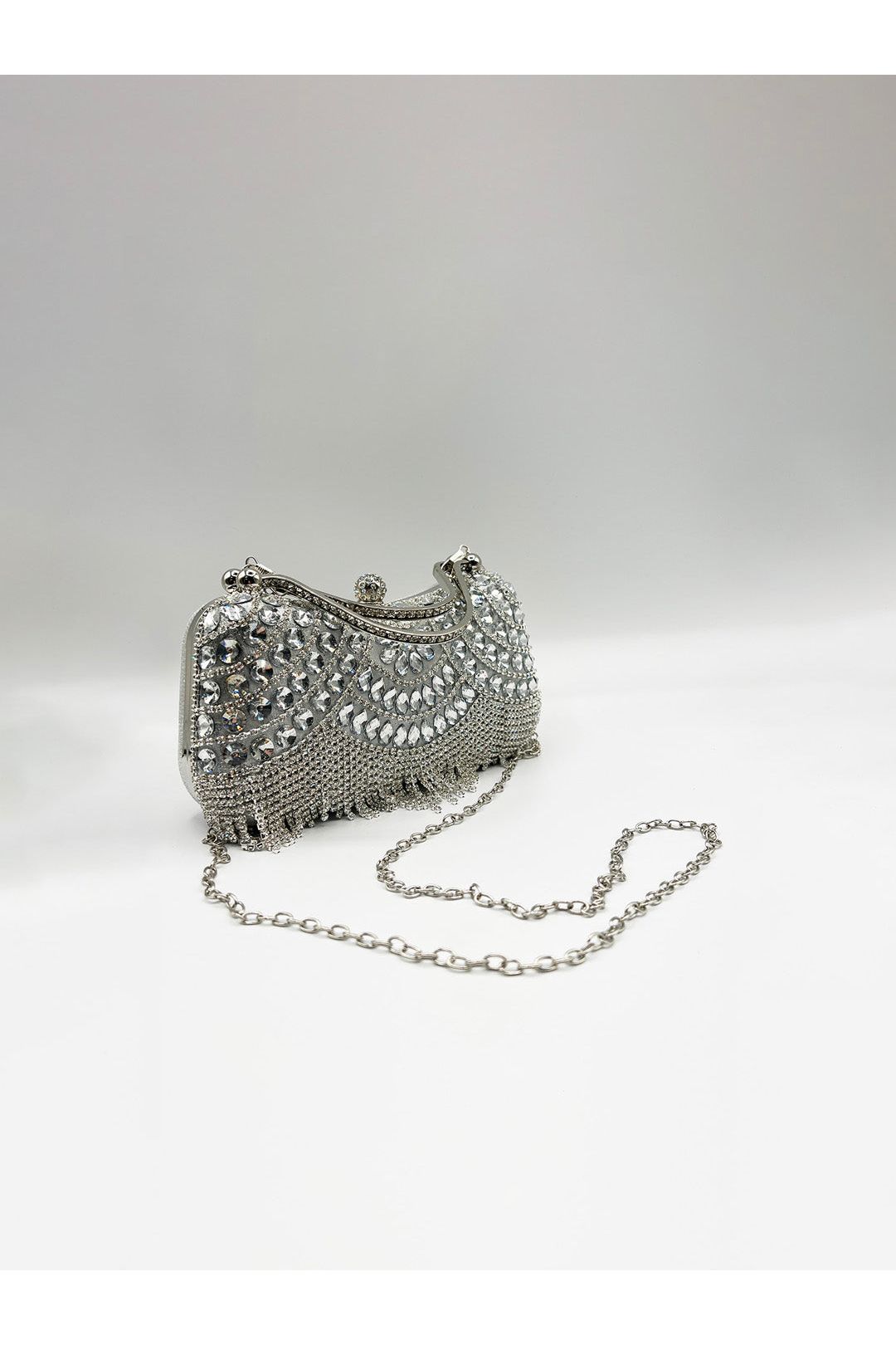Embellished Fringe Clutch Bag In Silver HB362021