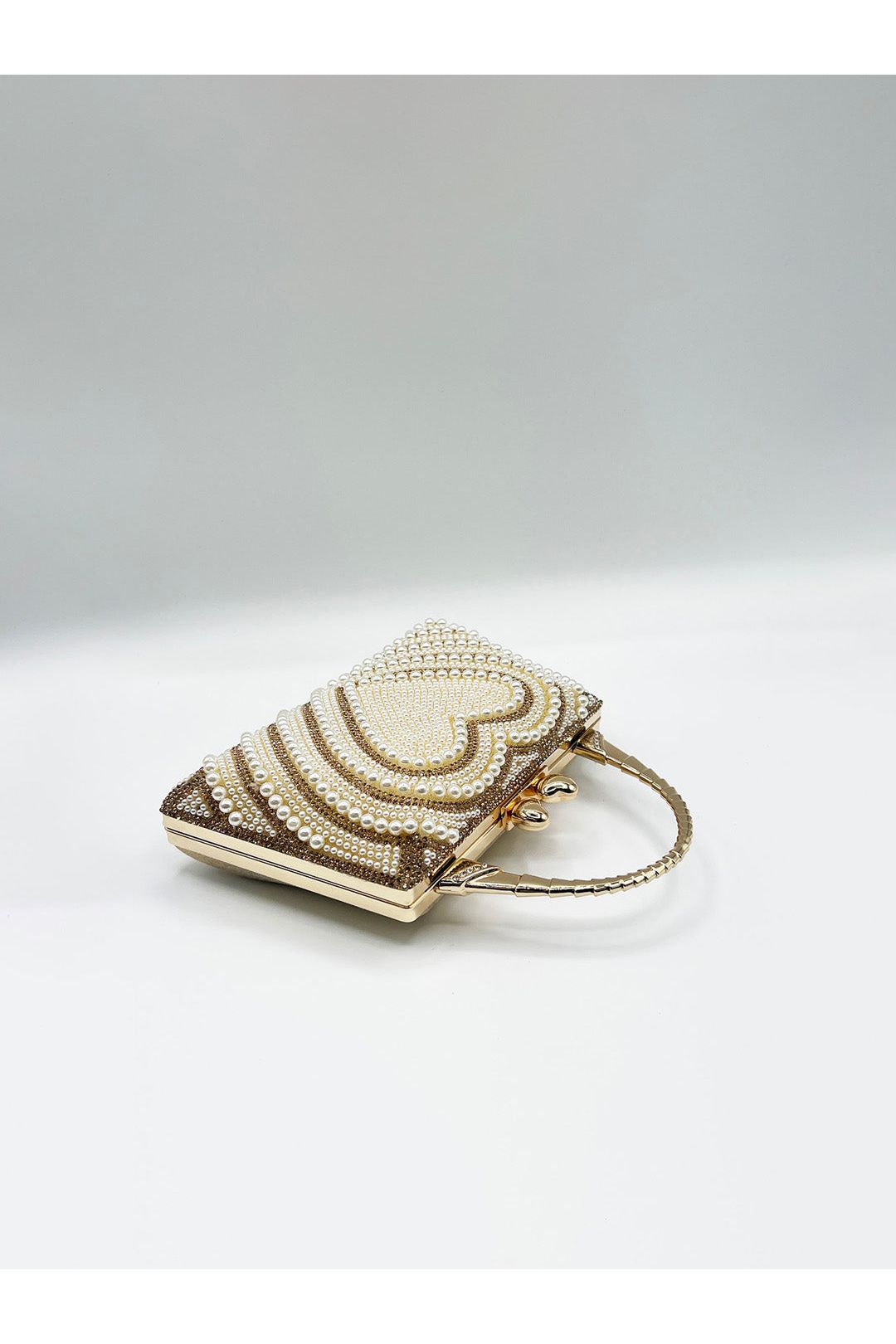 Heart Pearl Clutch Bag In Gold HB362624