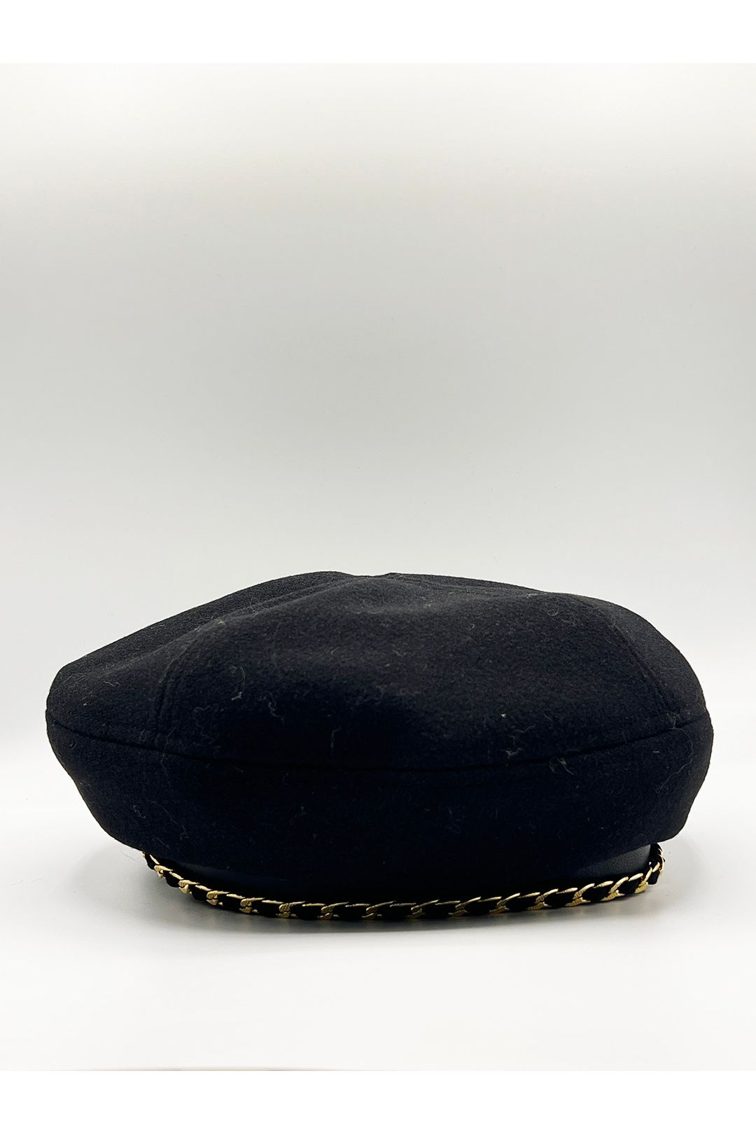 Beret Hat With Chain Detail In Black HW331102