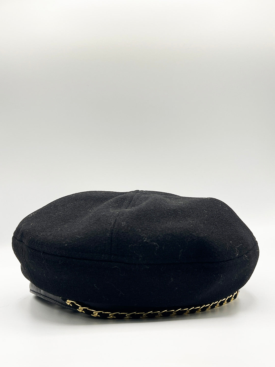 Beret Hat With Chain Detail In Black HW331102