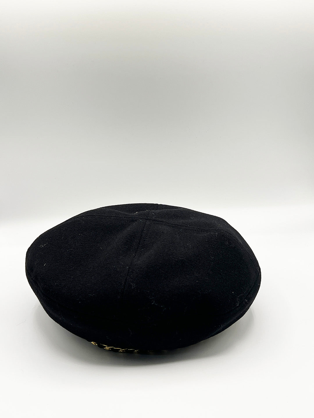 Beret Hat With Chain Detail In Black HW331102