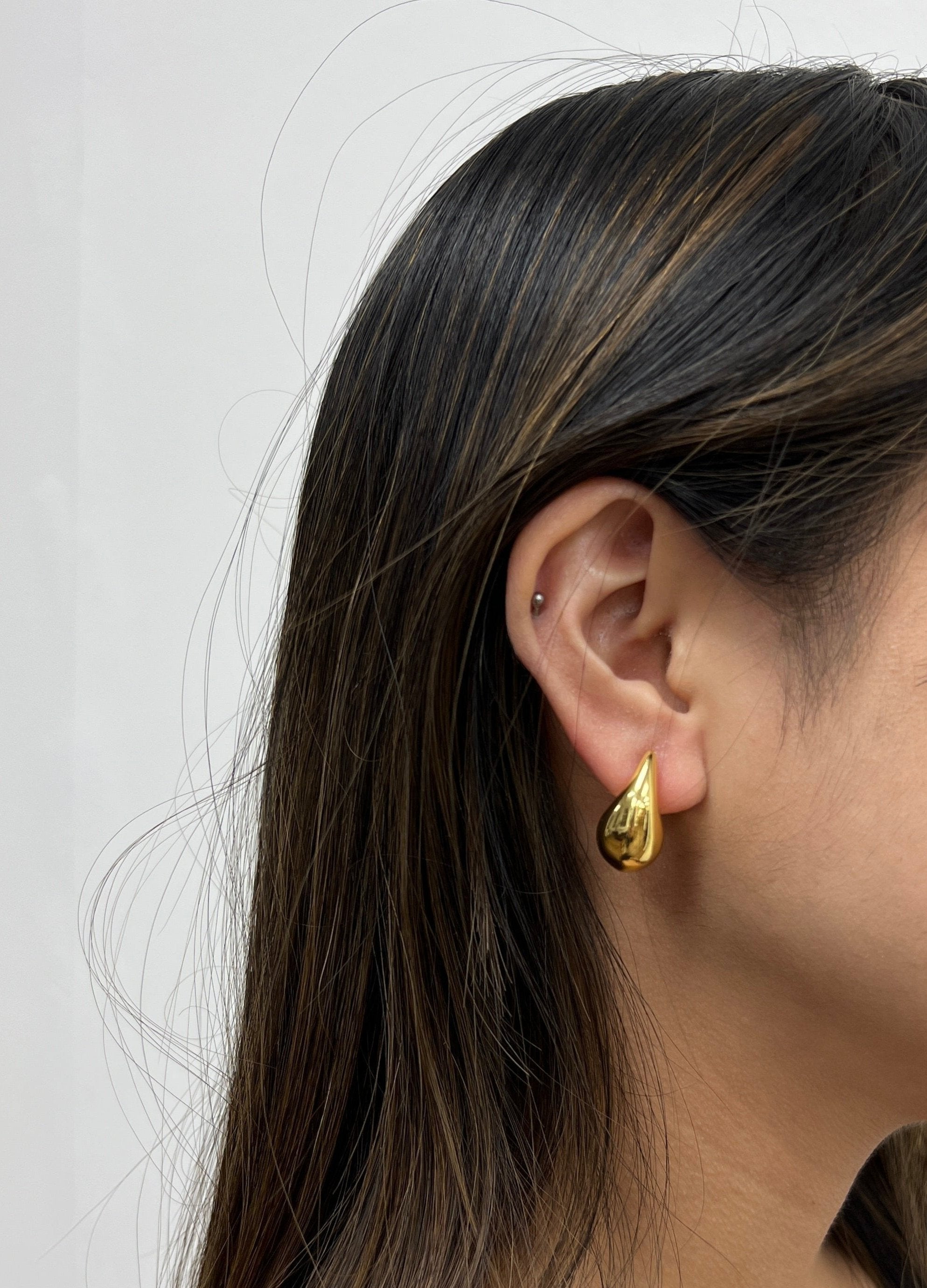 Mini Waterdrop Earring In Gold JE400924