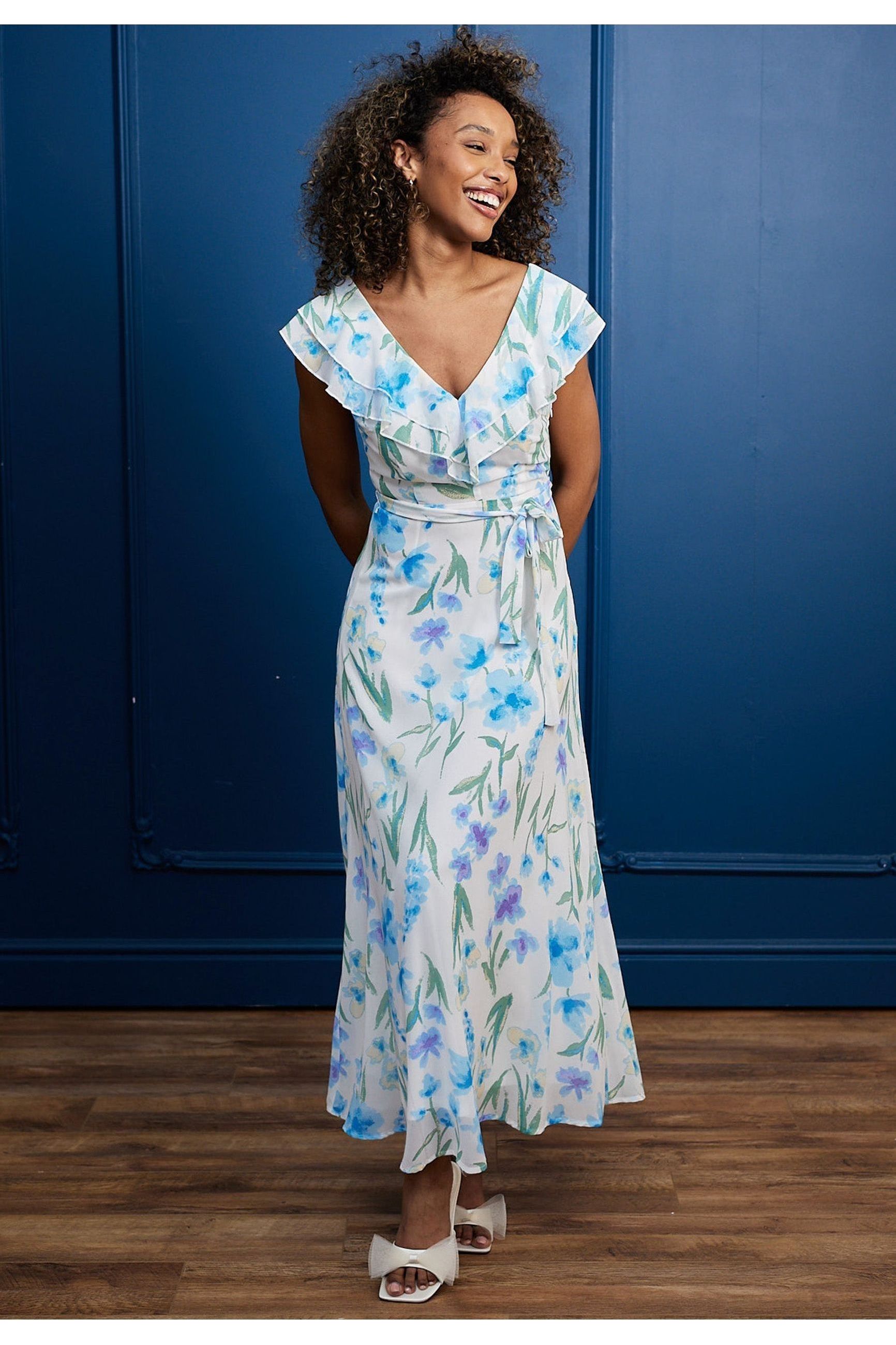 Flutter Sleeve Maxi Dress With Tie Belt In White Blue Floral J038912WHTF