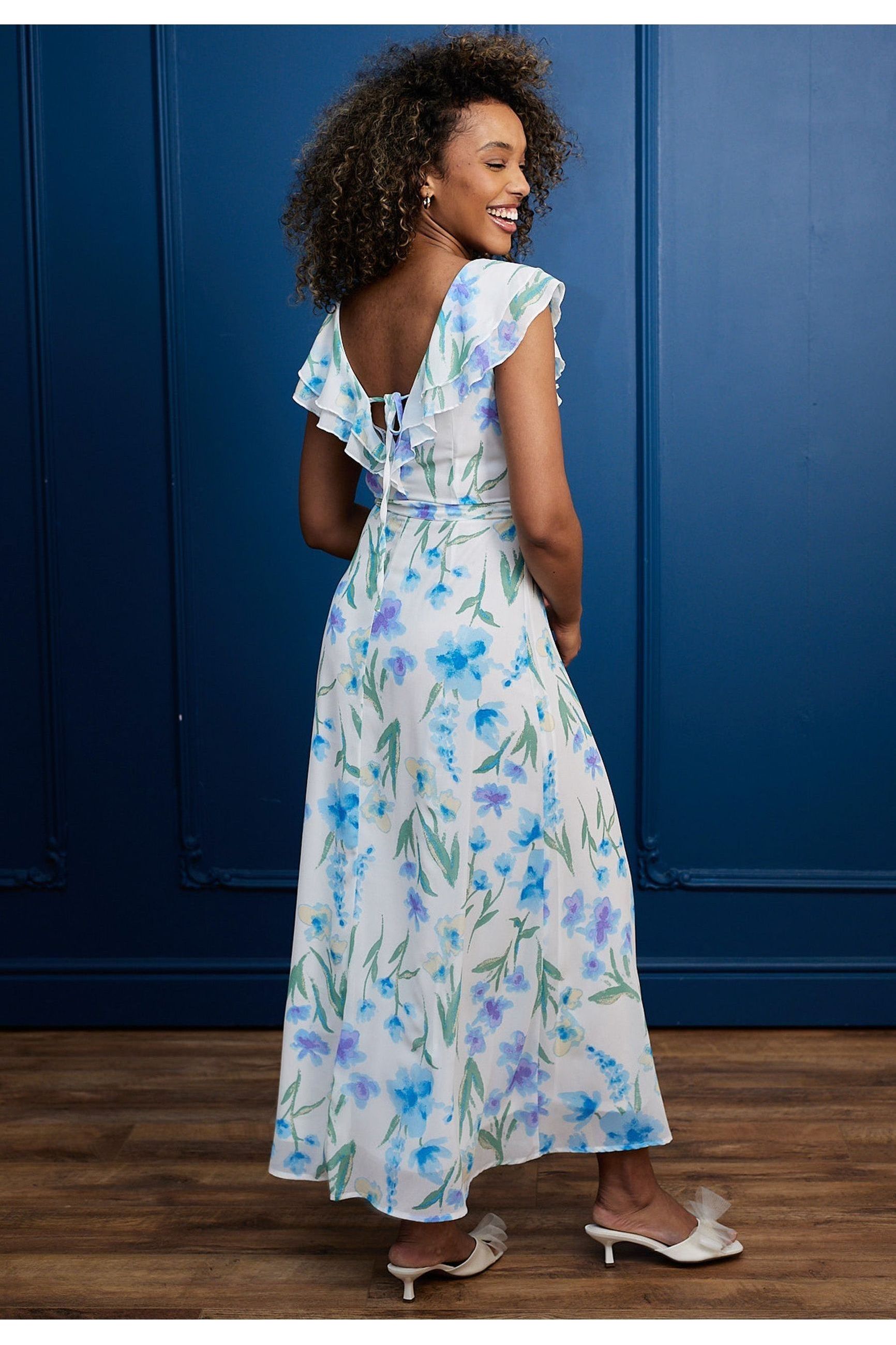 Flutter Sleeve Maxi Dress With Tie Belt In White Blue Floral J038912WHTF
