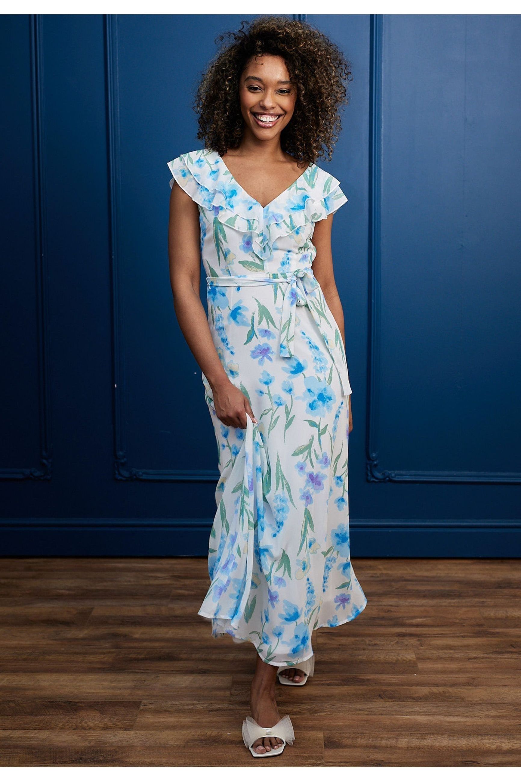 Flutter Sleeve Maxi Dress With Tie Belt In White Blue Floral J038912WHTF
