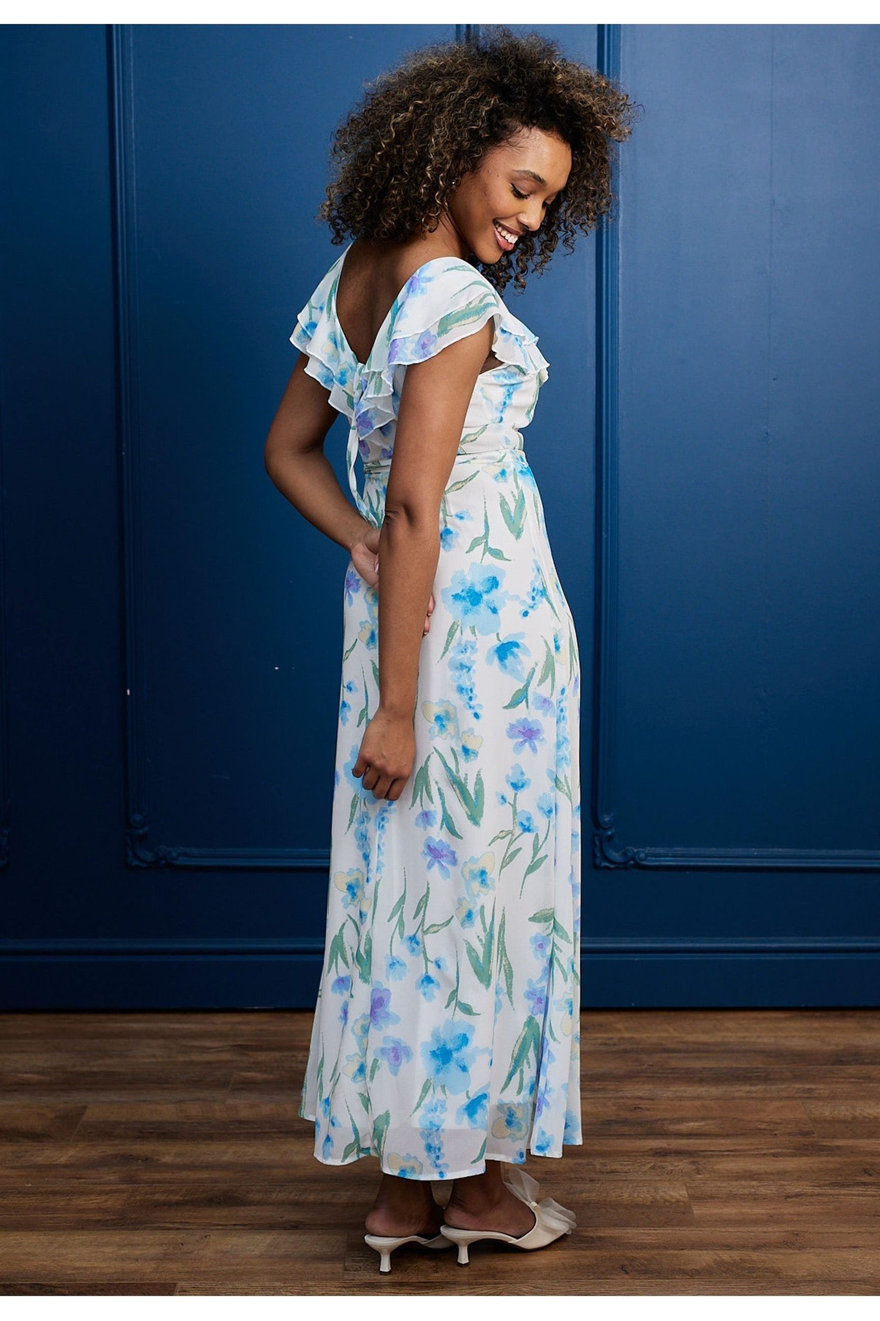 Flutter Sleeve Maxi Dress With Tie Belt In White Blue Floral J038912WHTF