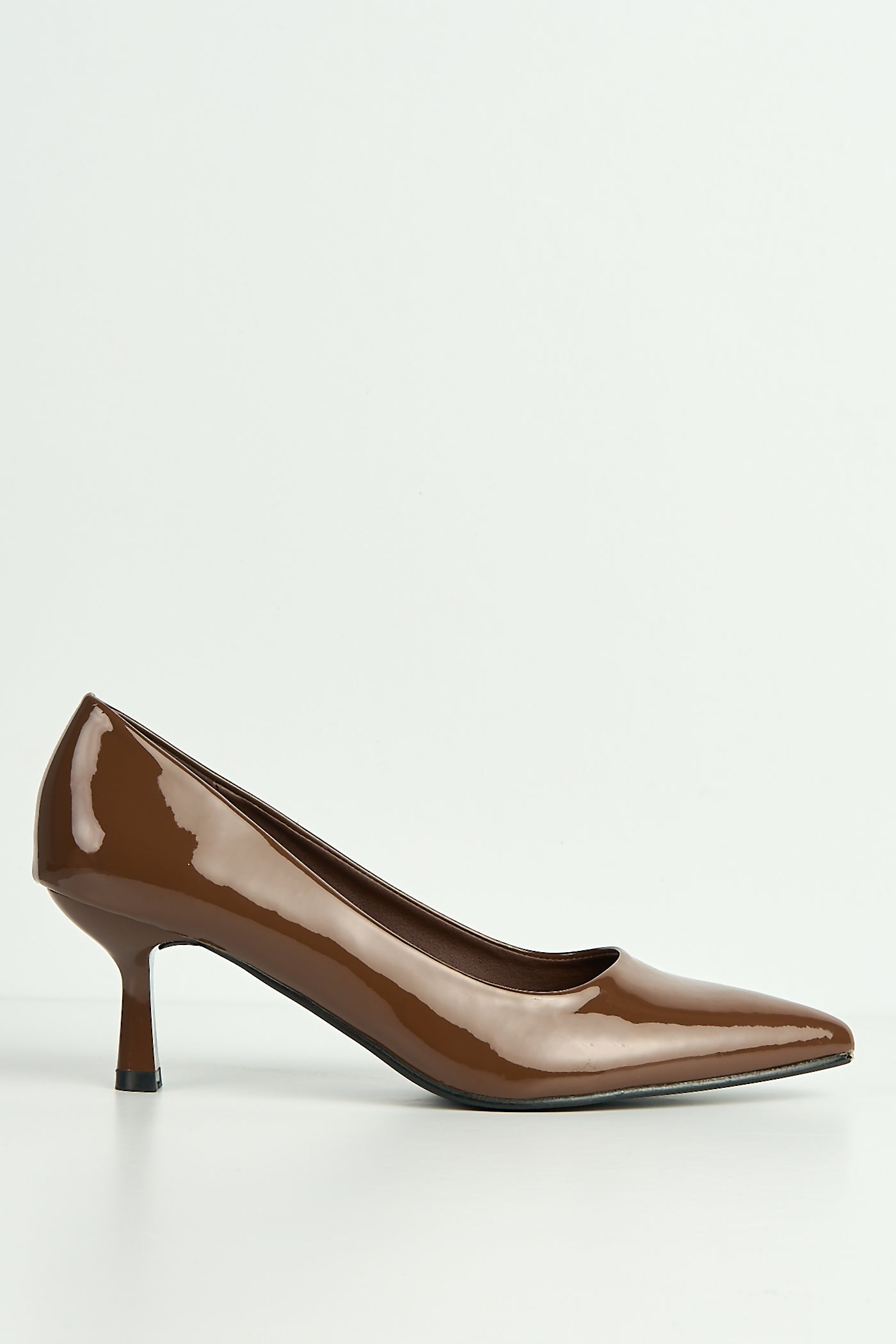 Aranea Pointed Toe Court Shoes In Brown LE-256-BRN
