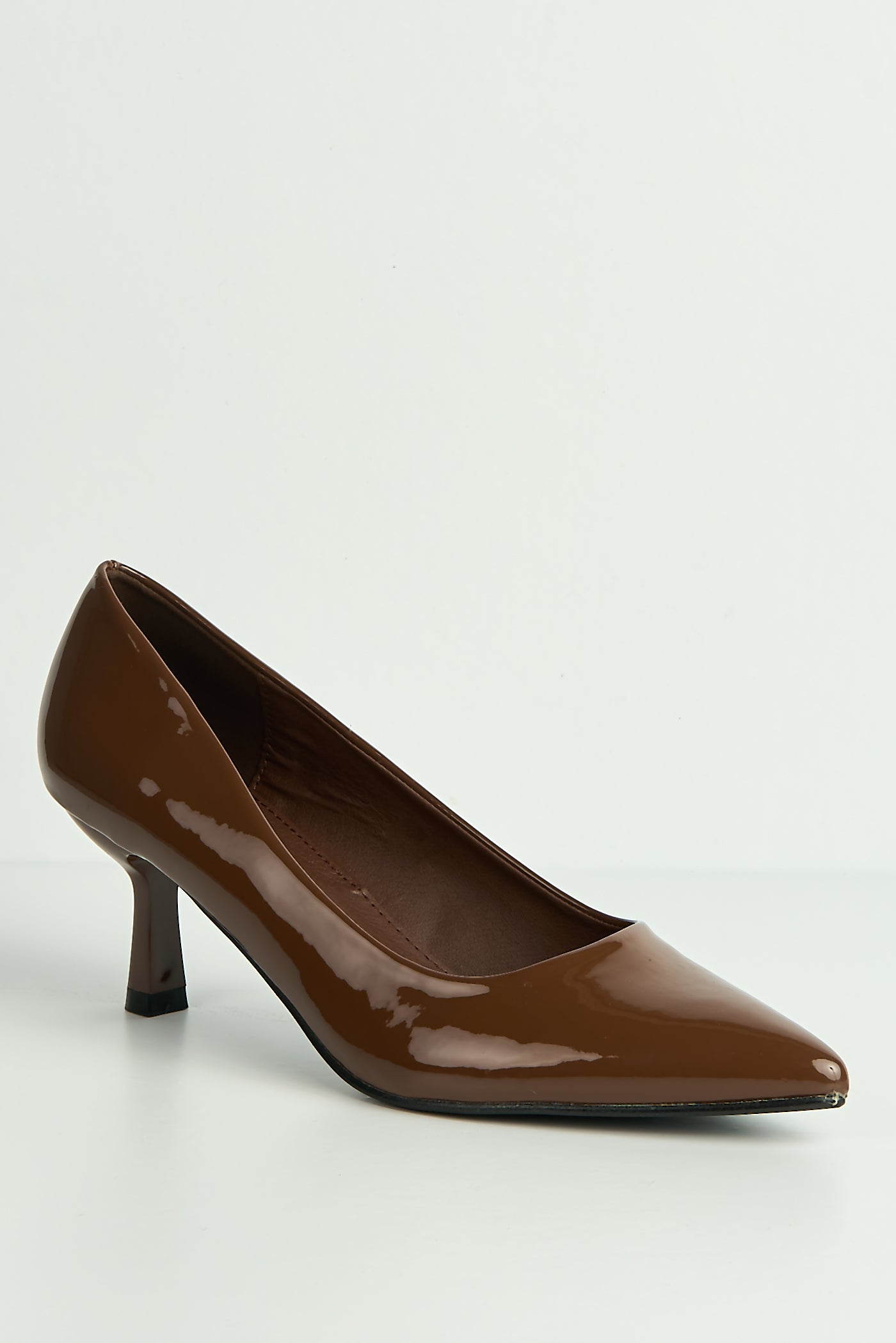 Aranea Pointed Toe Court Shoes In Brown LE-256-BRN
