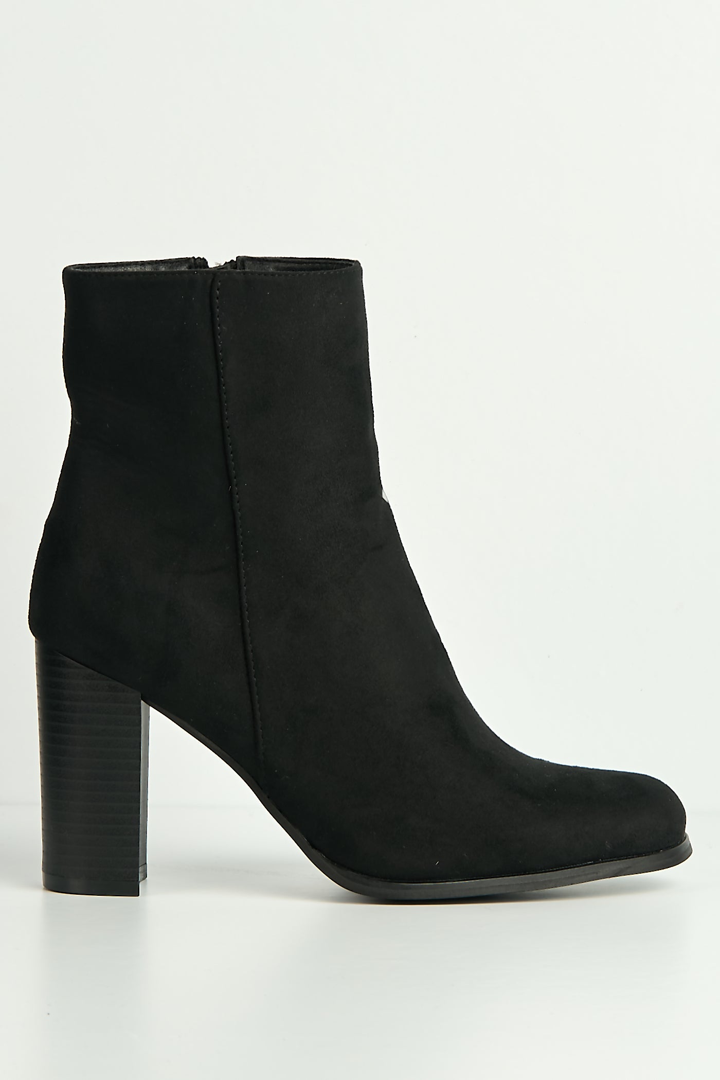 Alathea Round Toe Block Heel Ankle Boots In Black LS9810-BLKSU
